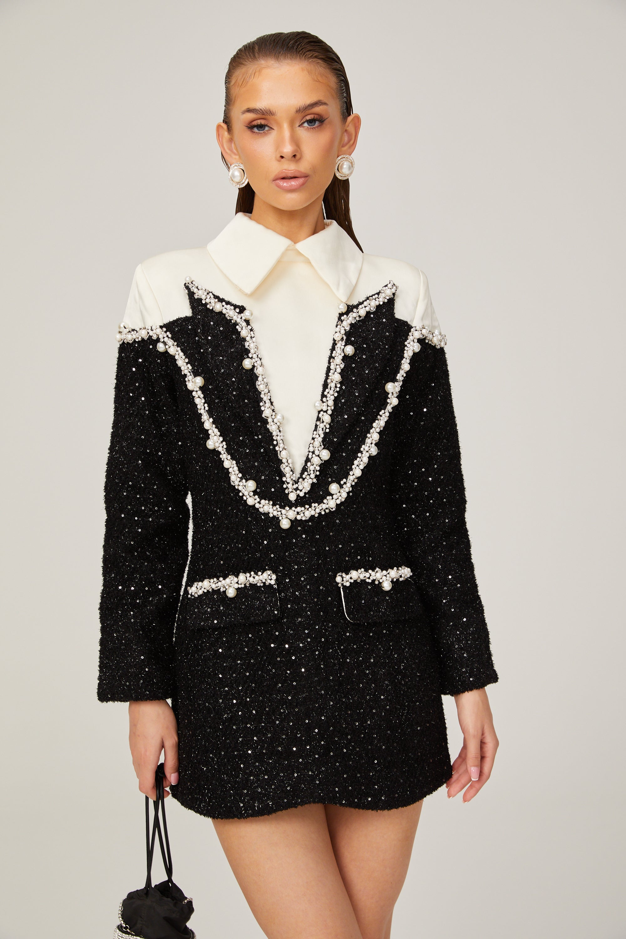 Éléonore فستان قصير من التويد مزين باللؤلؤ الصناعي