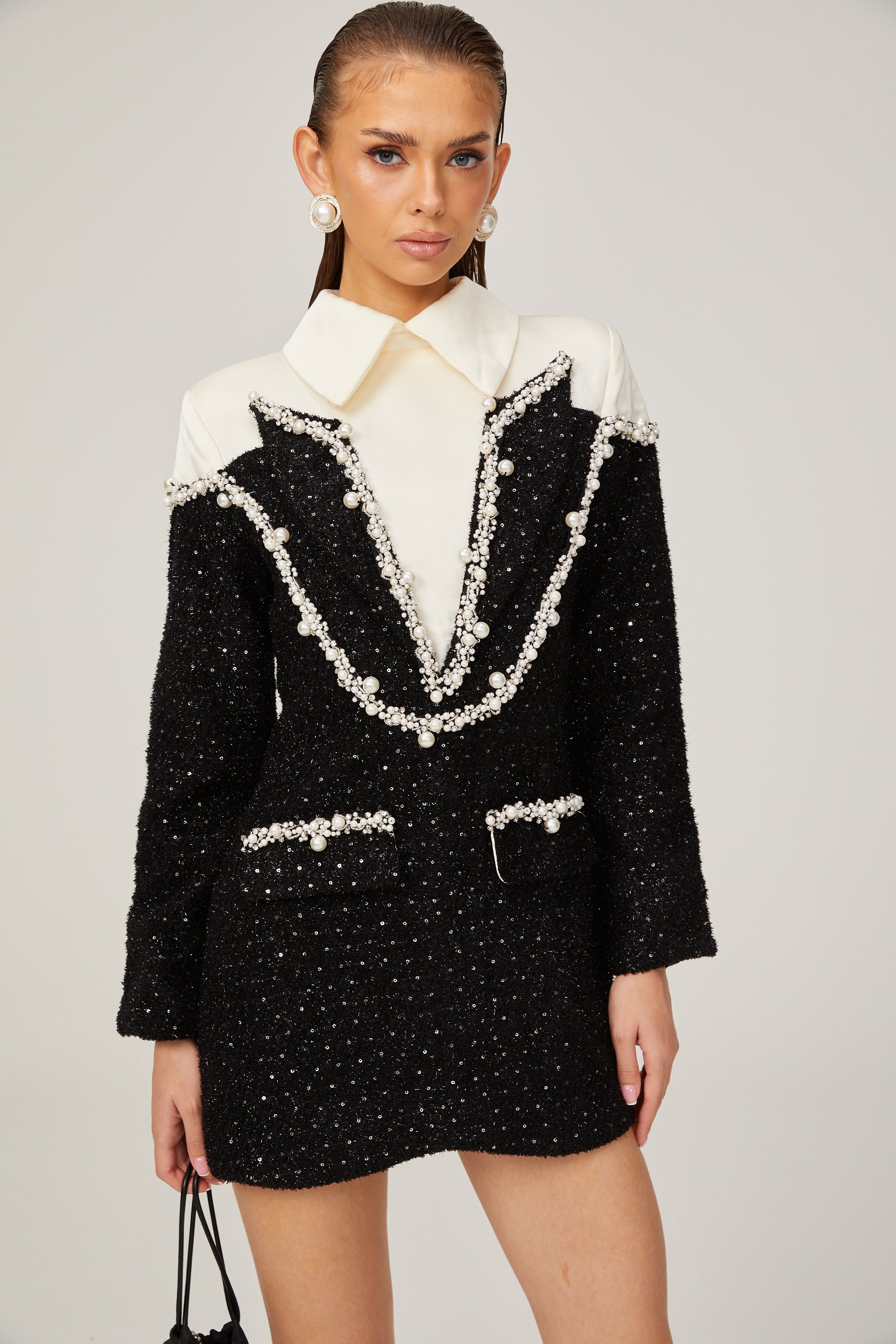 Éléonore فستان قصير من التويد مزين باللؤلؤ الصناعي