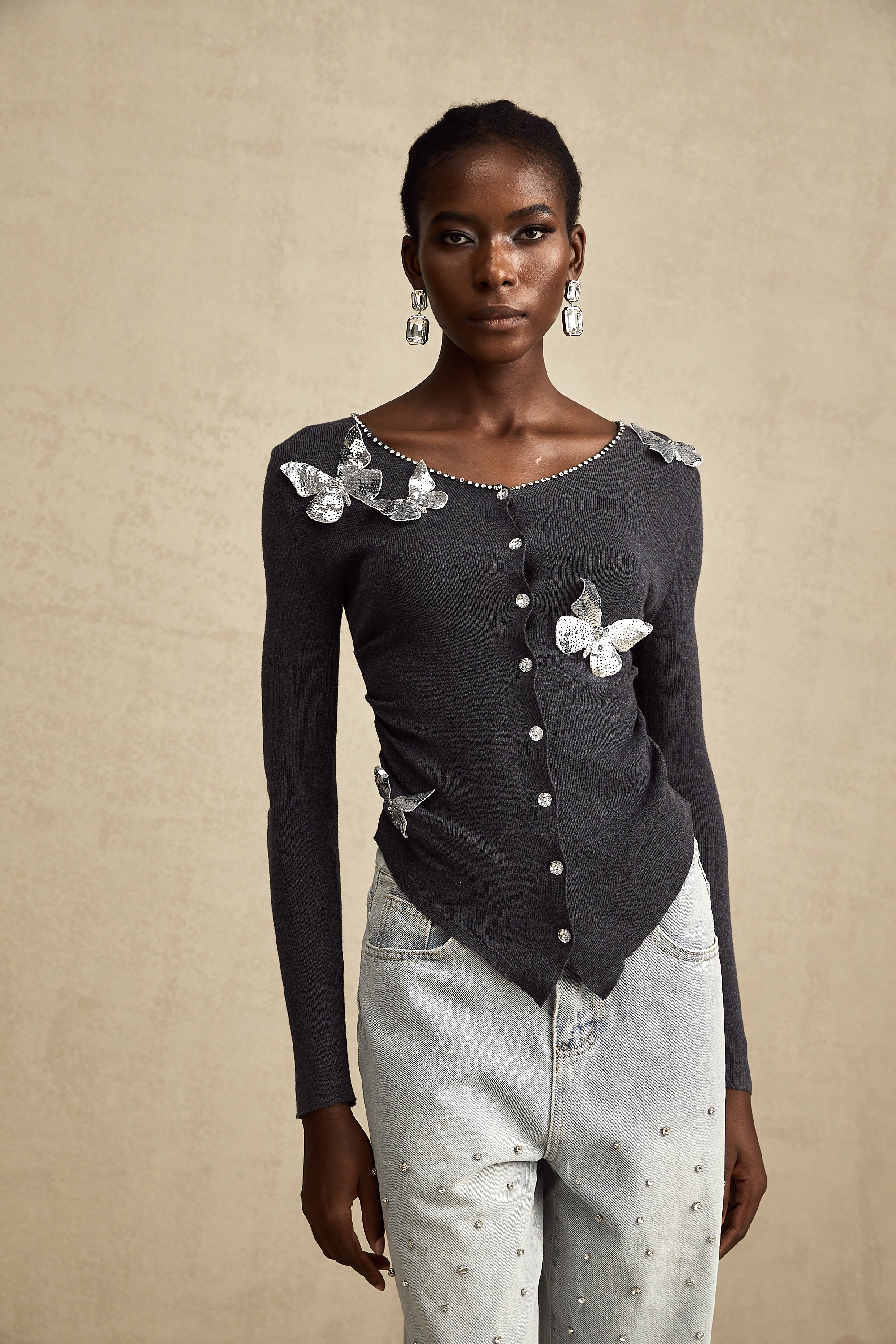 كارديجان Anastasie باللون الرمادي مزين بترتر على شكل فراشة