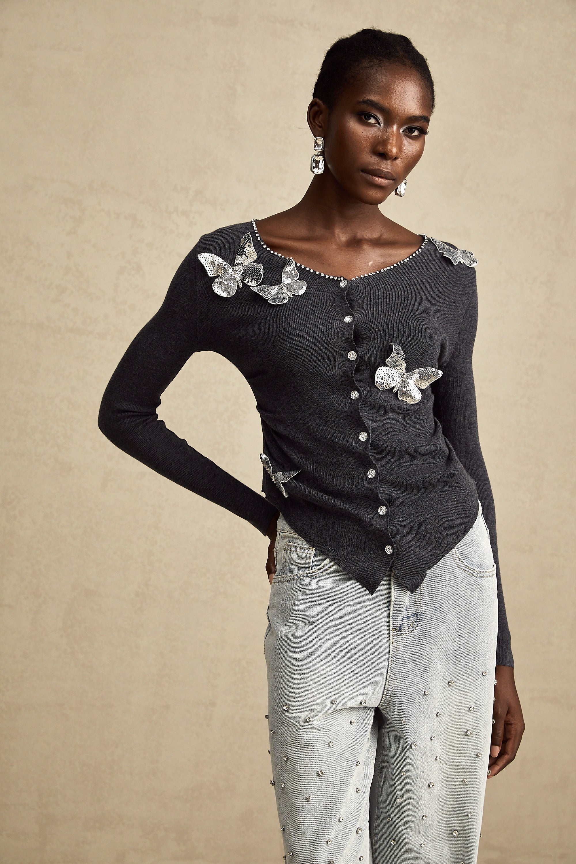 كارديجان Anastasie باللون الرمادي مزين بترتر على شكل فراشة