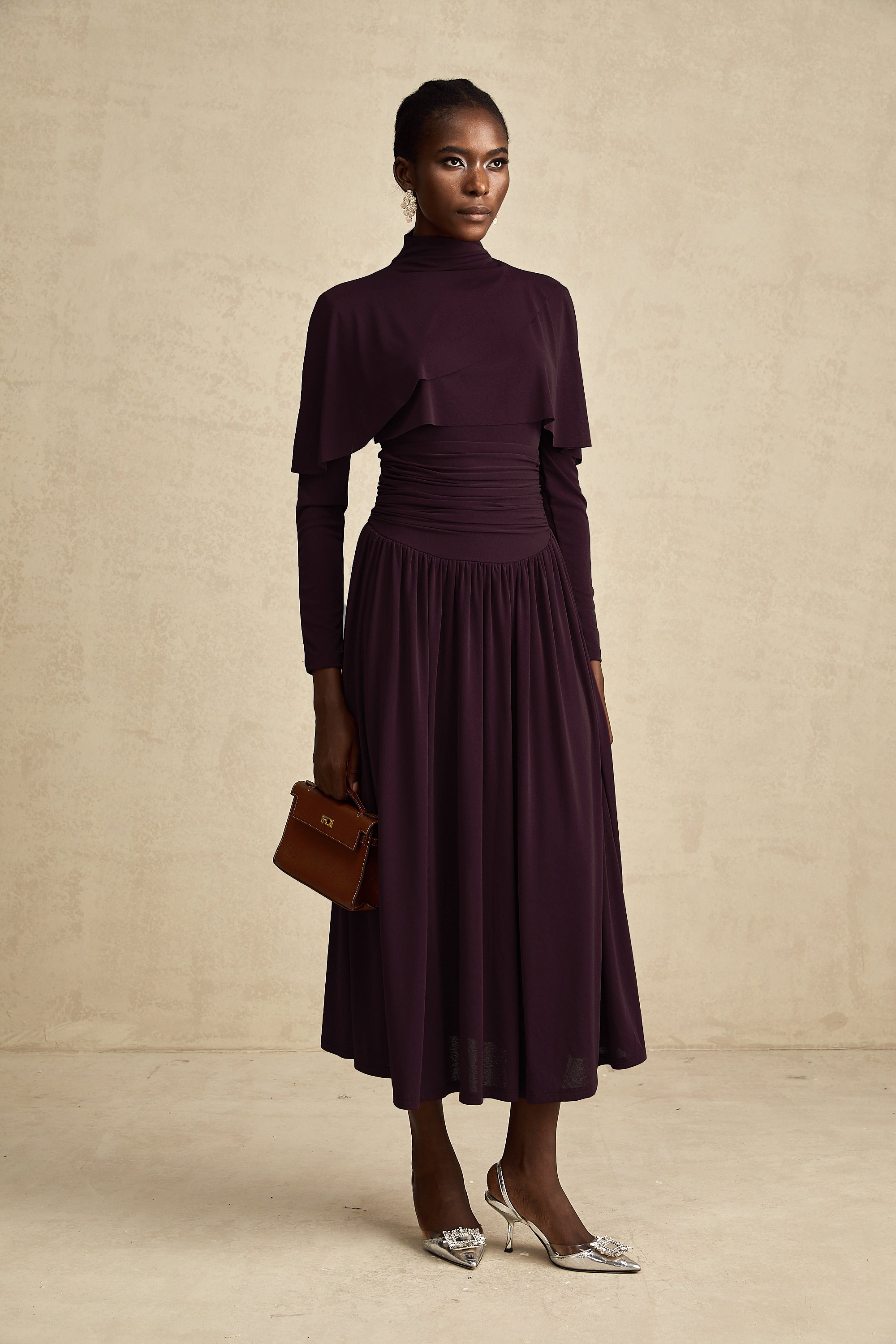 Camille – Rotes, gerüschtes Midikleid mit Klappendesign