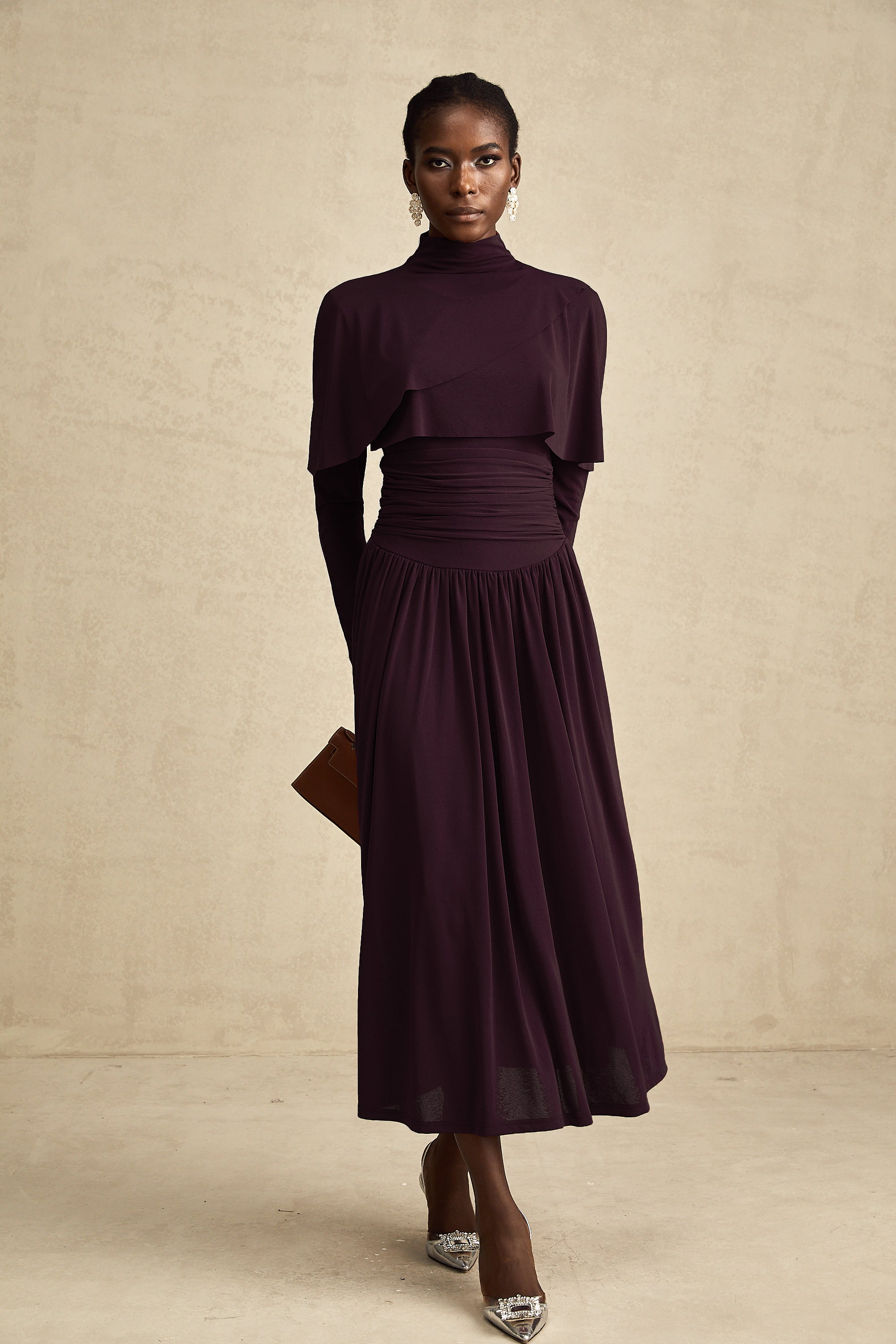 Camille – Rotes, gerüschtes Midikleid mit Klappendesign