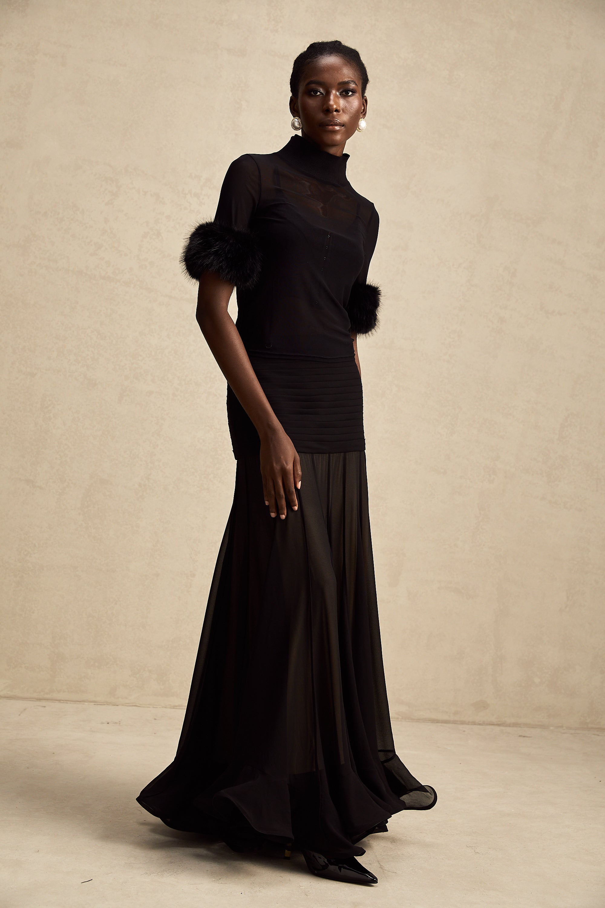 بلوزة من التول المصنوع من الفرو الصناعي باللون الأسود من Ségolène