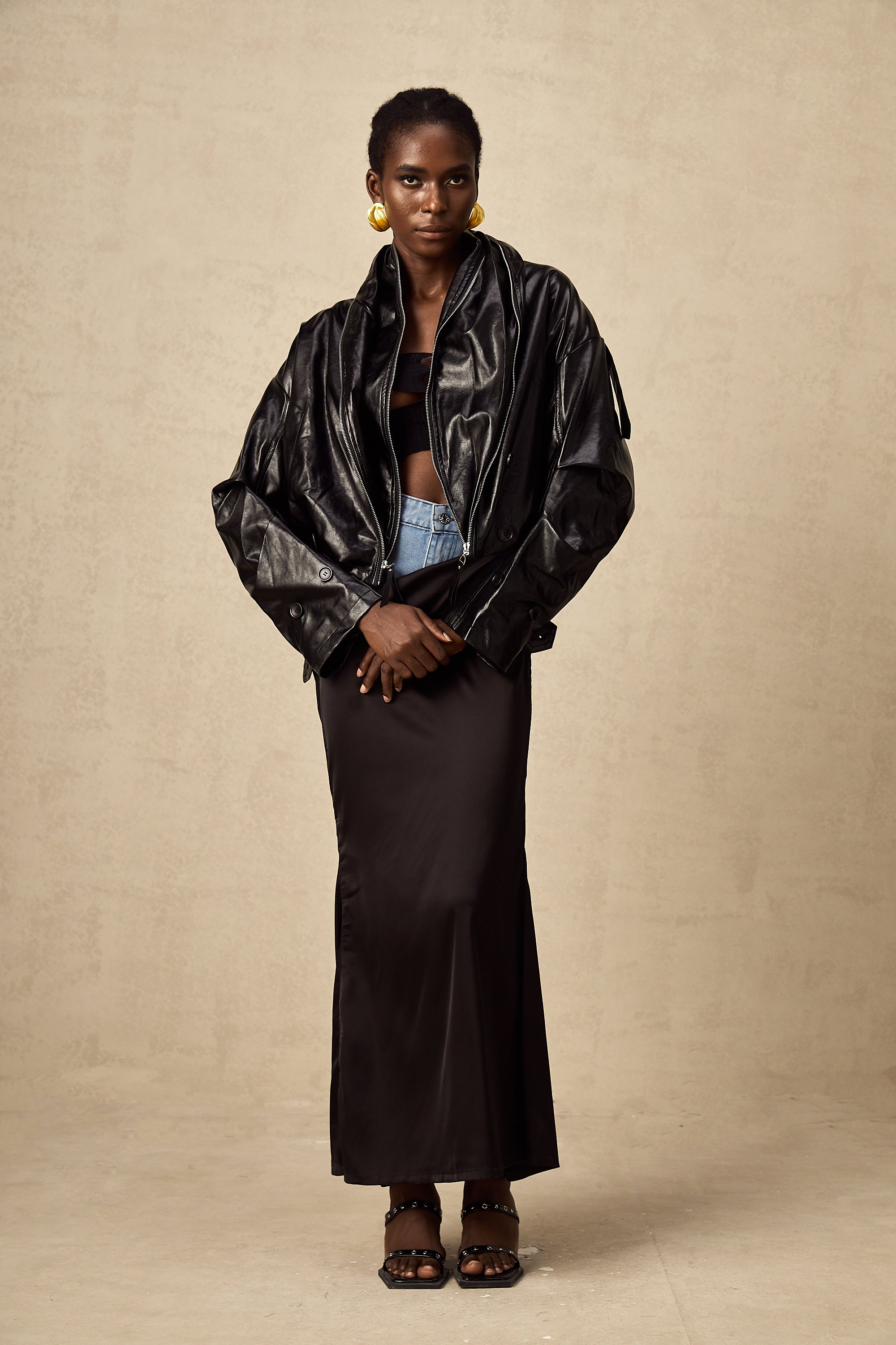 سترة فيرجيني الجلدية المبطنة والمقطوعة