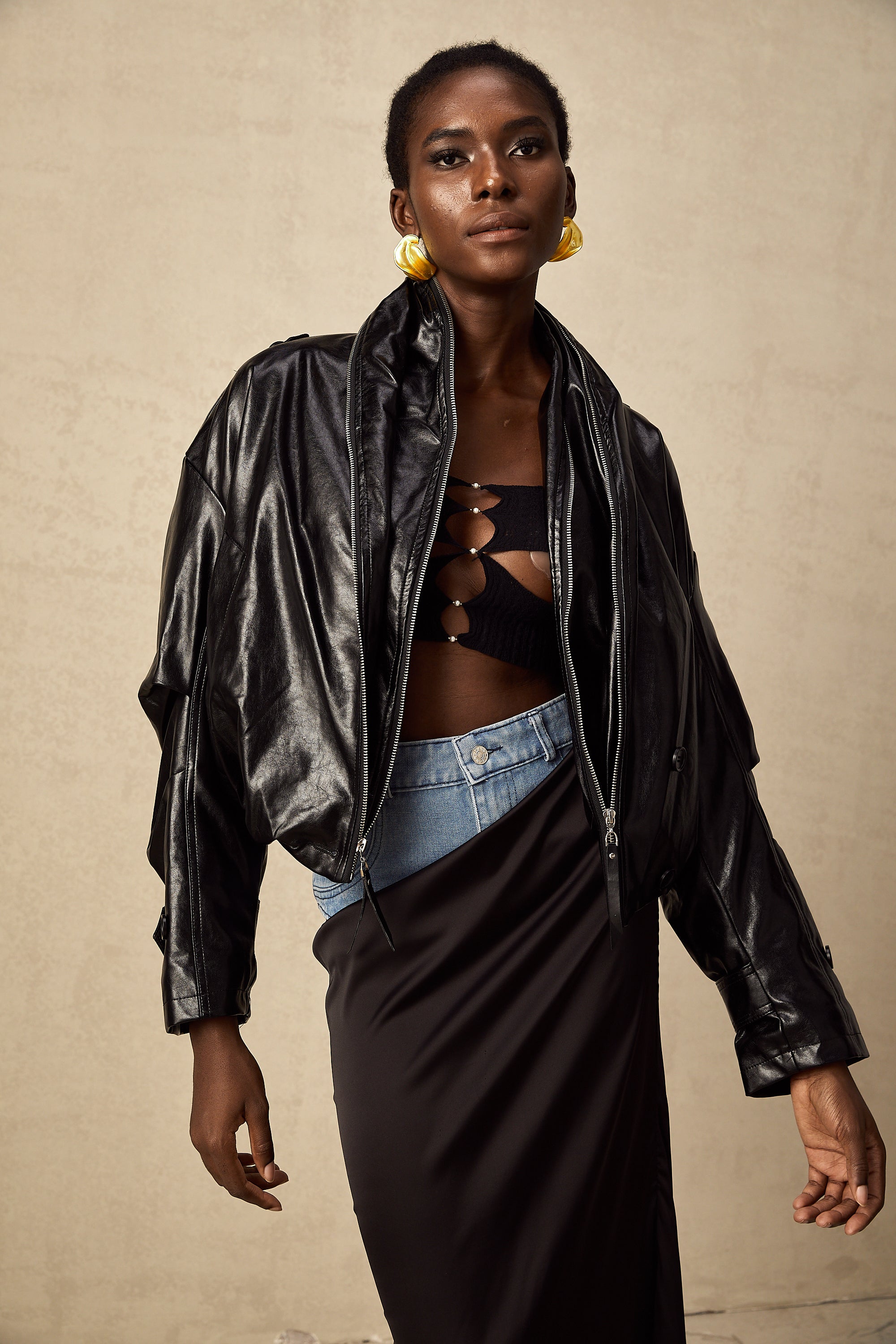 سترة فيرجيني الجلدية المبطنة والمقطوعة