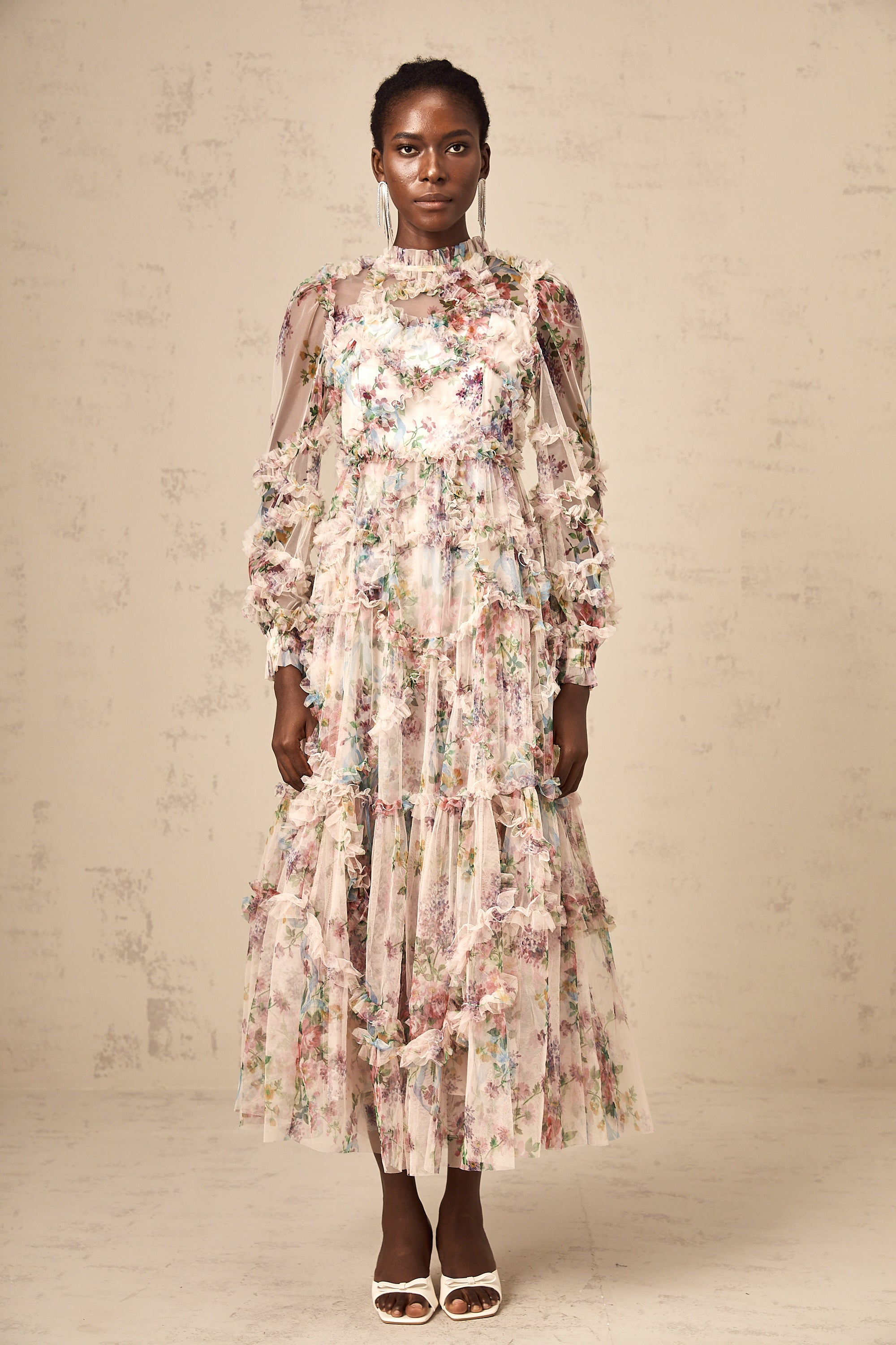 فستان كانديس متوسط الطول من التول مع كشكشة زهرية