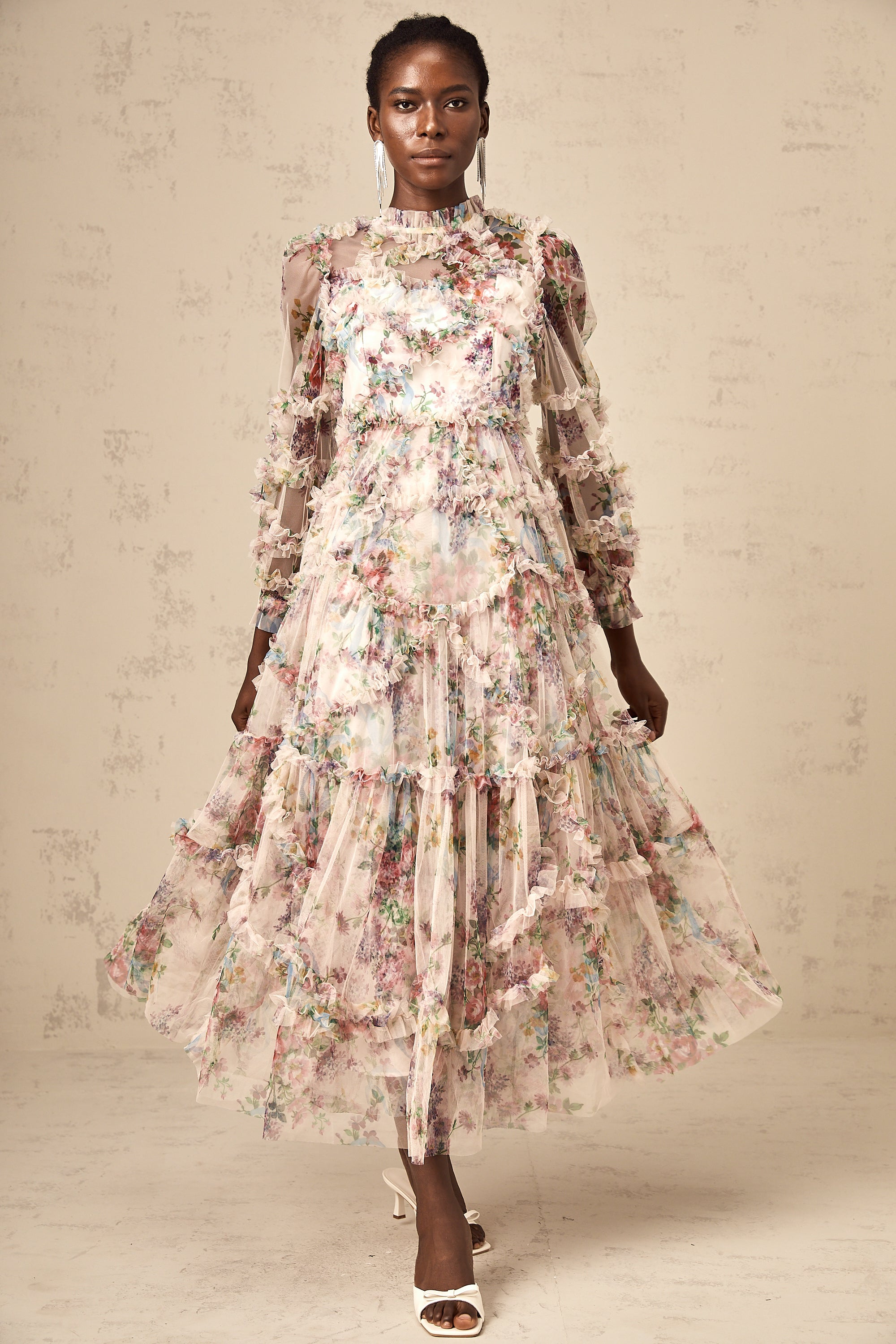 فستان كانديس متوسط الطول من التول مع كشكشة زهرية