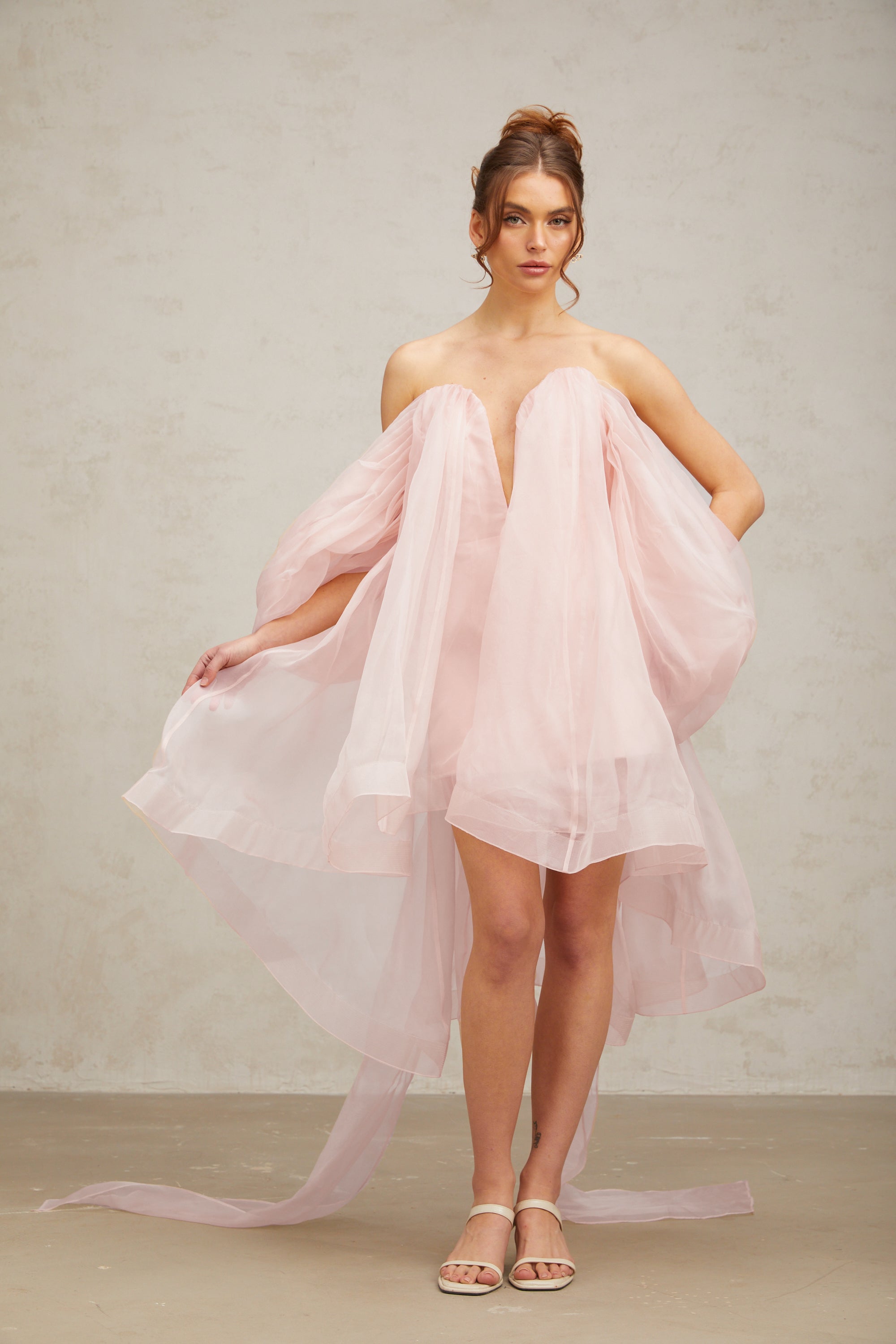 Élodie voluminöses Minikleid mit Schleifendetail