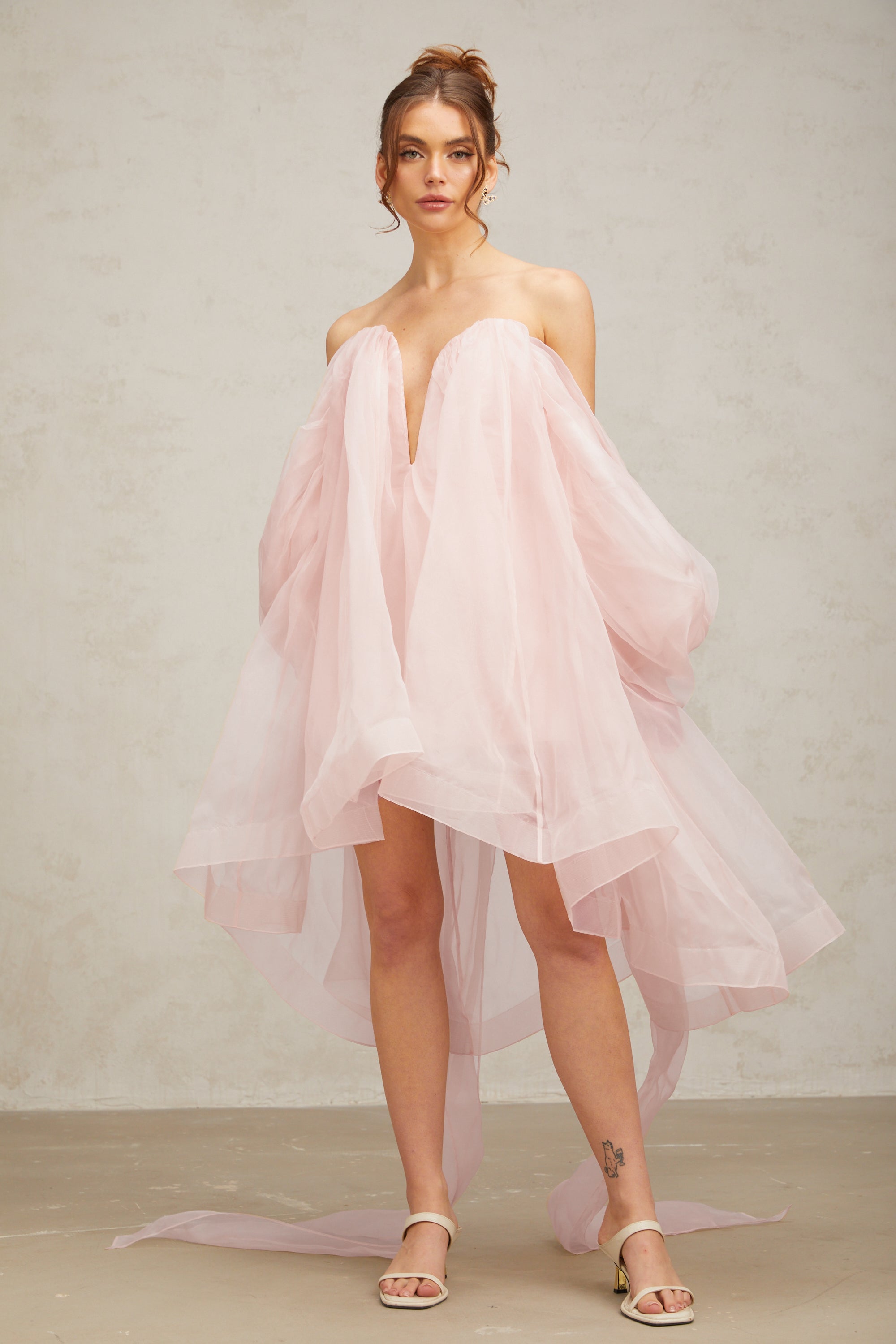 Élodie voluminöses Minikleid mit Schleifendetail