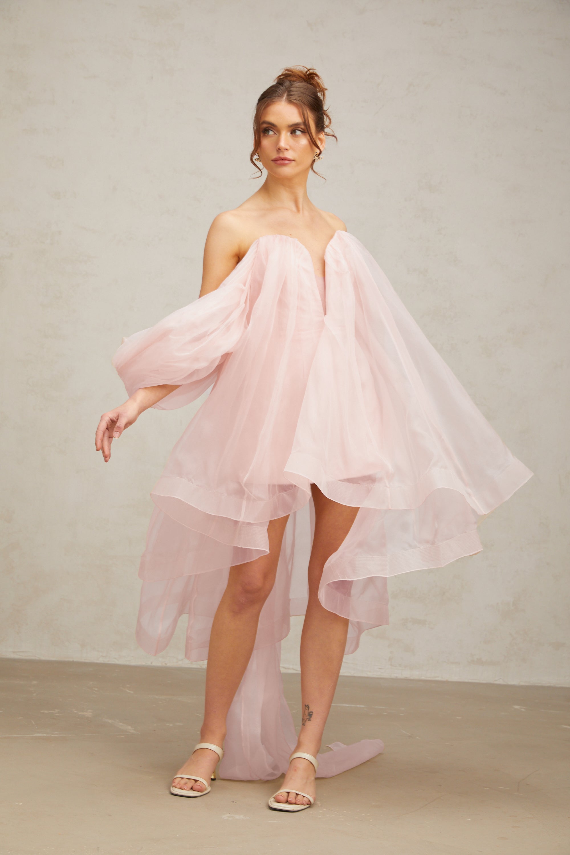 Élodie voluminöses Minikleid mit Schleifendetail