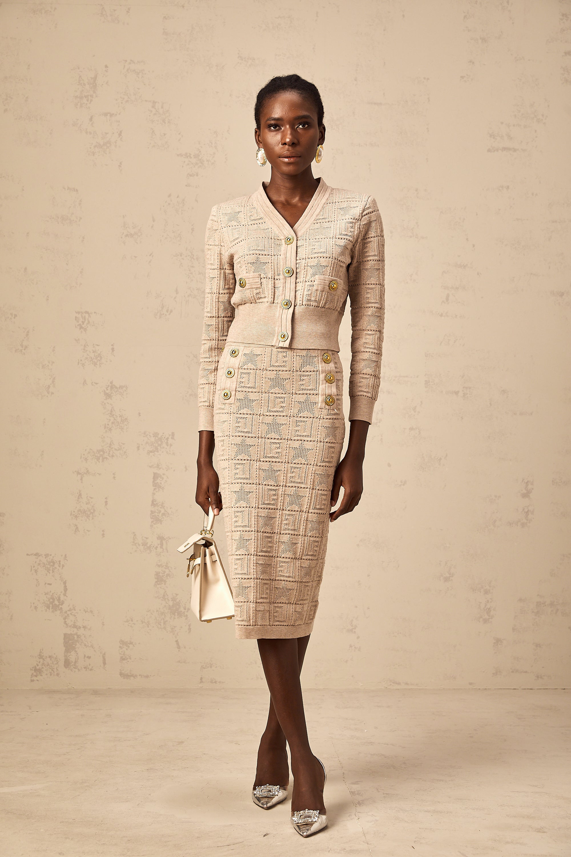 طقم كارديجان وتنورة متناسقين من Leonie باللون الكاكي بنقشة نجوم