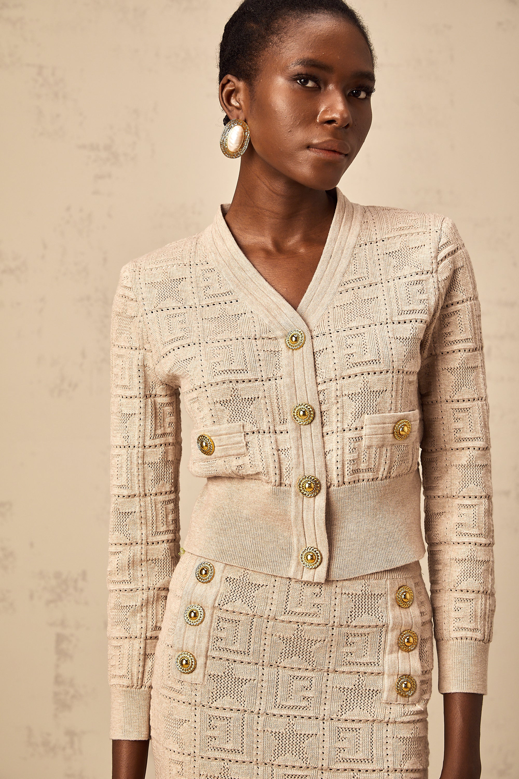 طقم كارديجان وتنورة متناسقين من Leonie باللون الكاكي بنقشة نجوم