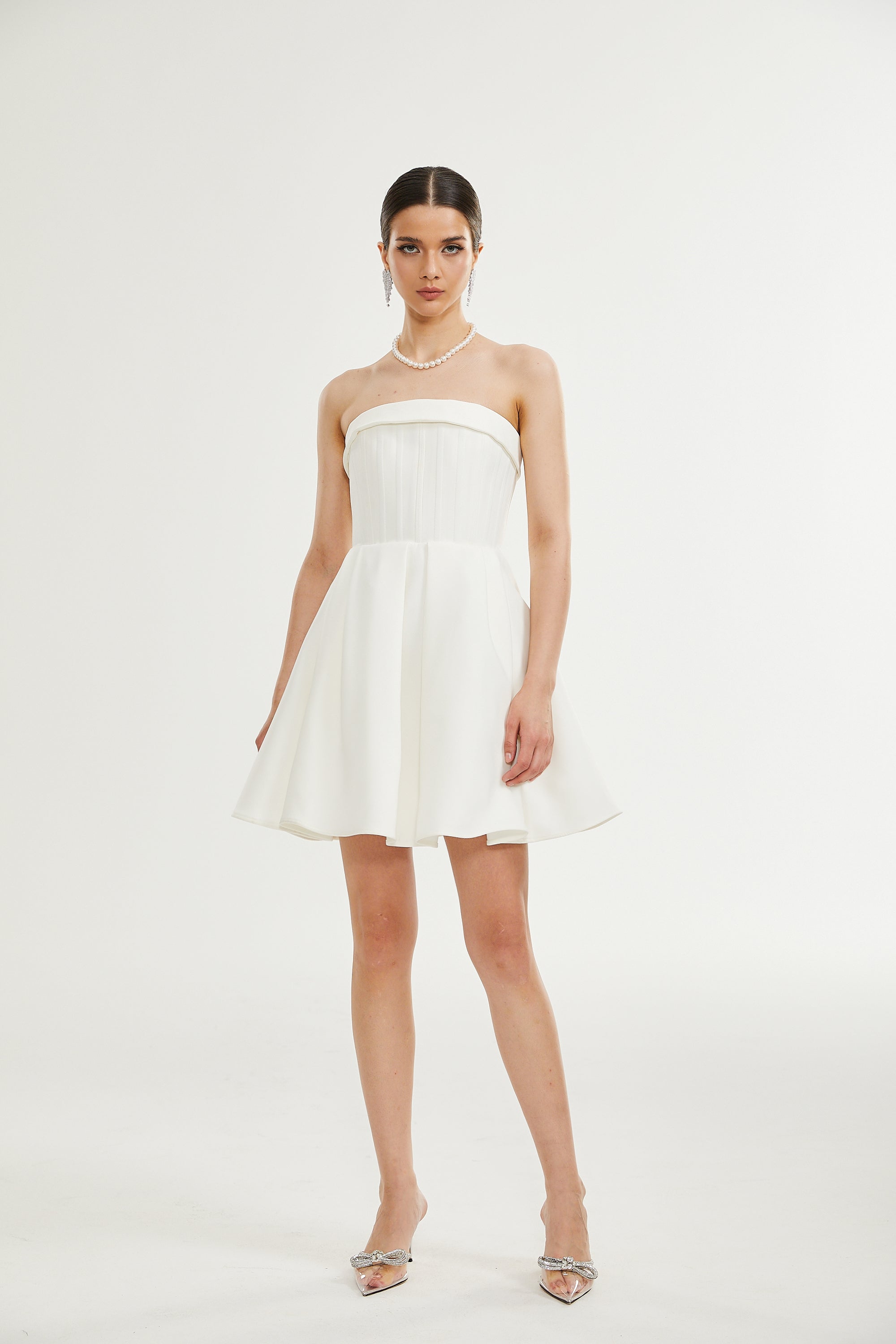 فستان كايرا أبيض مكشوف الأكتاف ذو فتحة واسعة (بيع نهائي - الولايات المتحدة فقط)