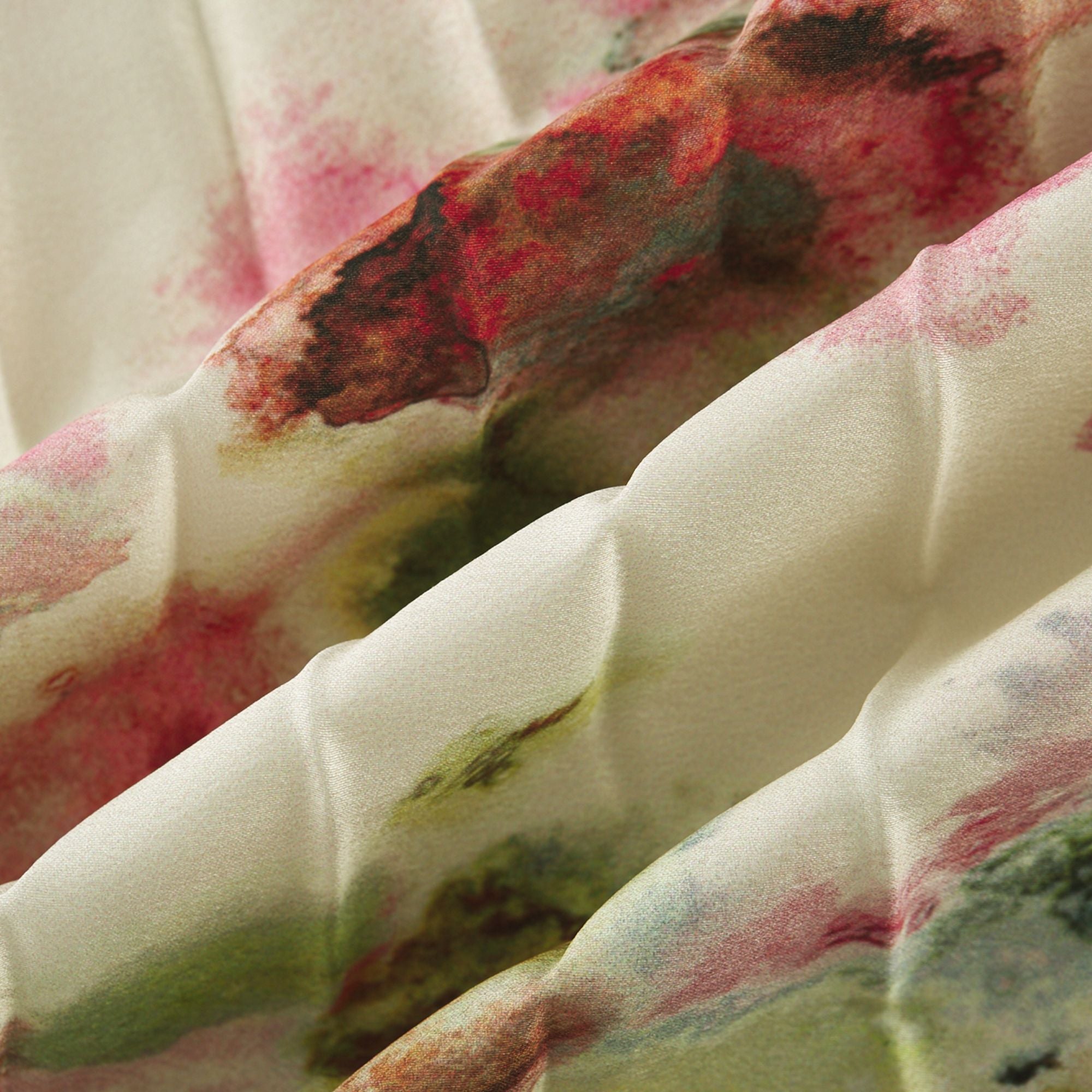 فستان ماكسي مطوي بطبعة زهور مقطوعة من تصميم أندريا