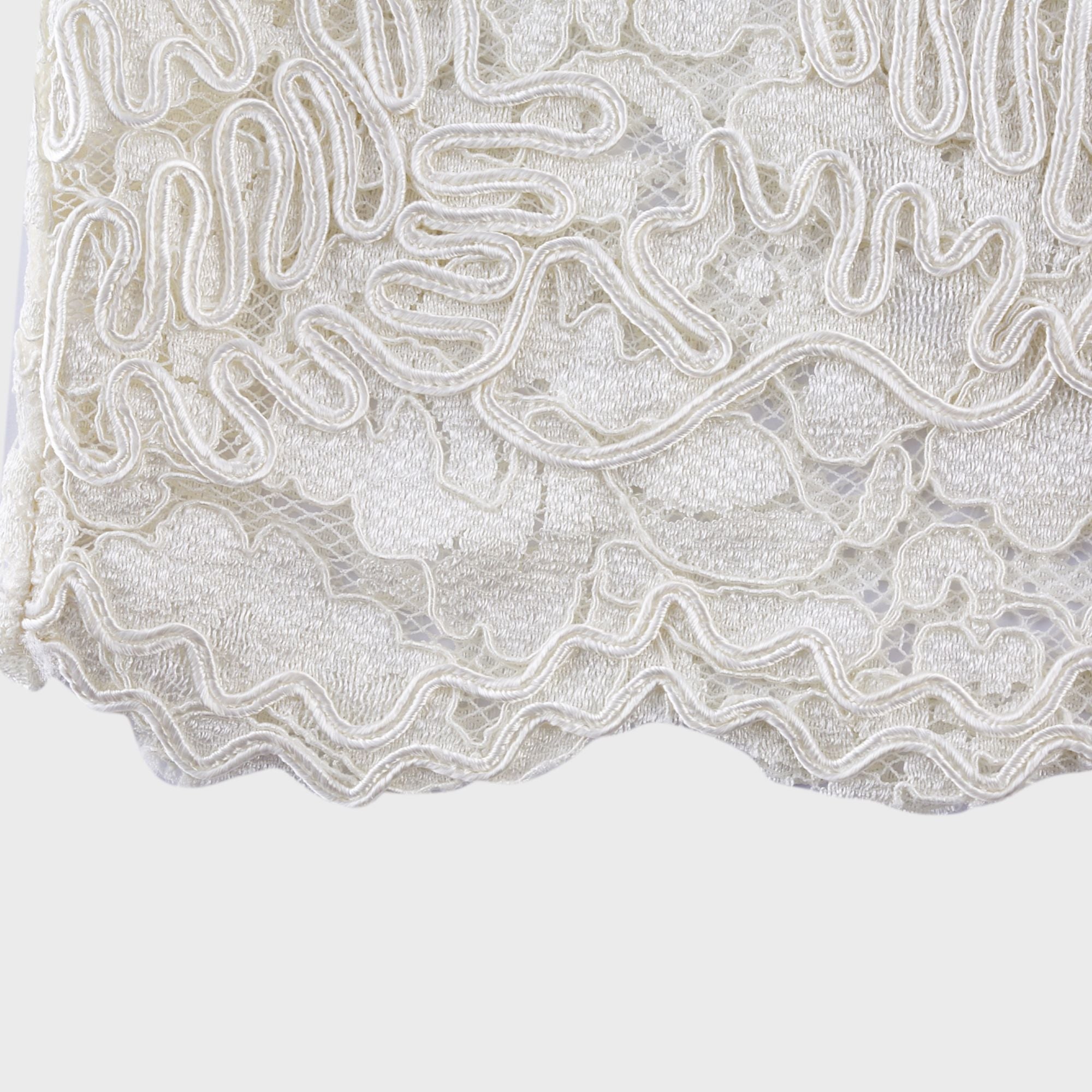 فستان ميدي من الدانتيل المزين من كالينا