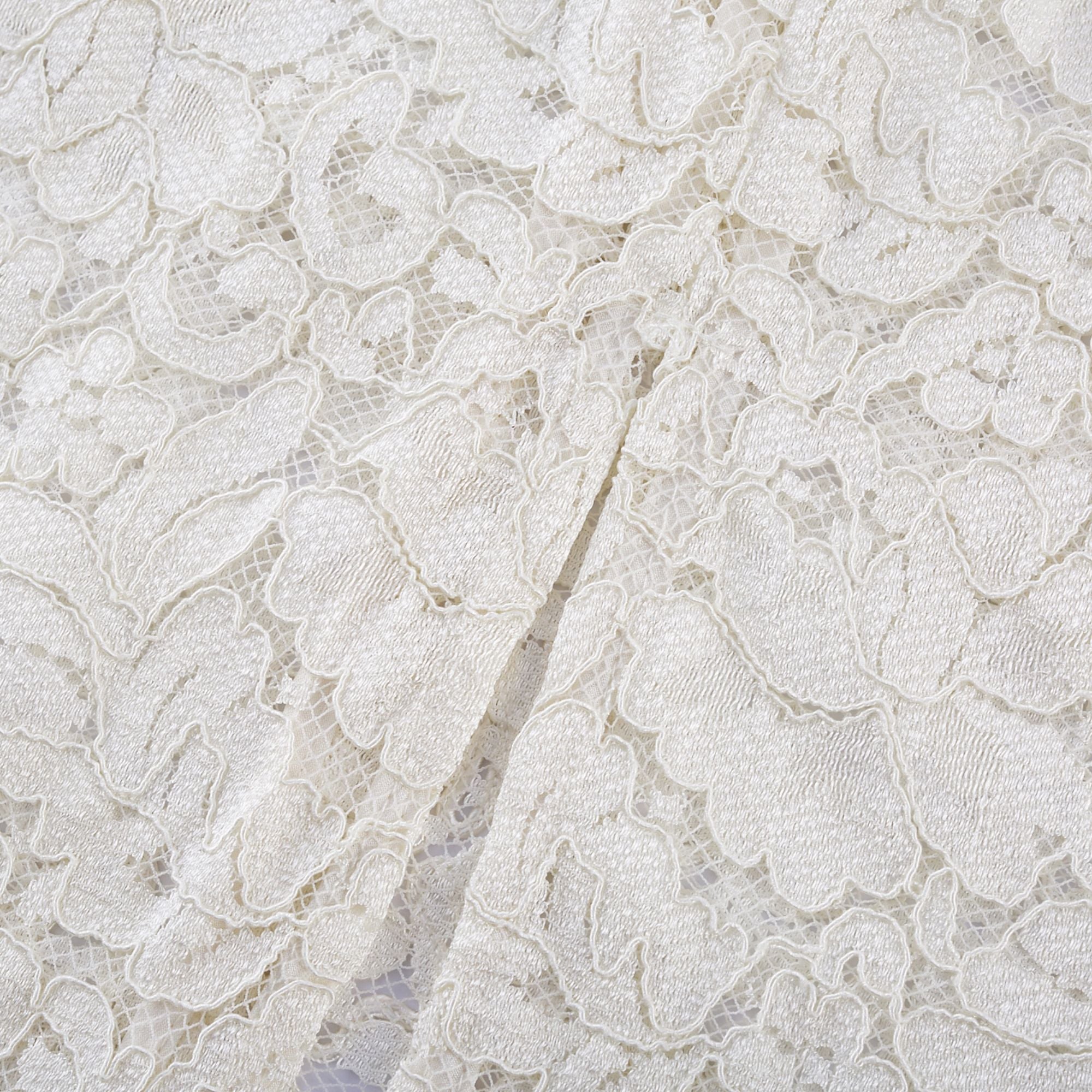 فستان ميدي من الدانتيل المزين من كالينا