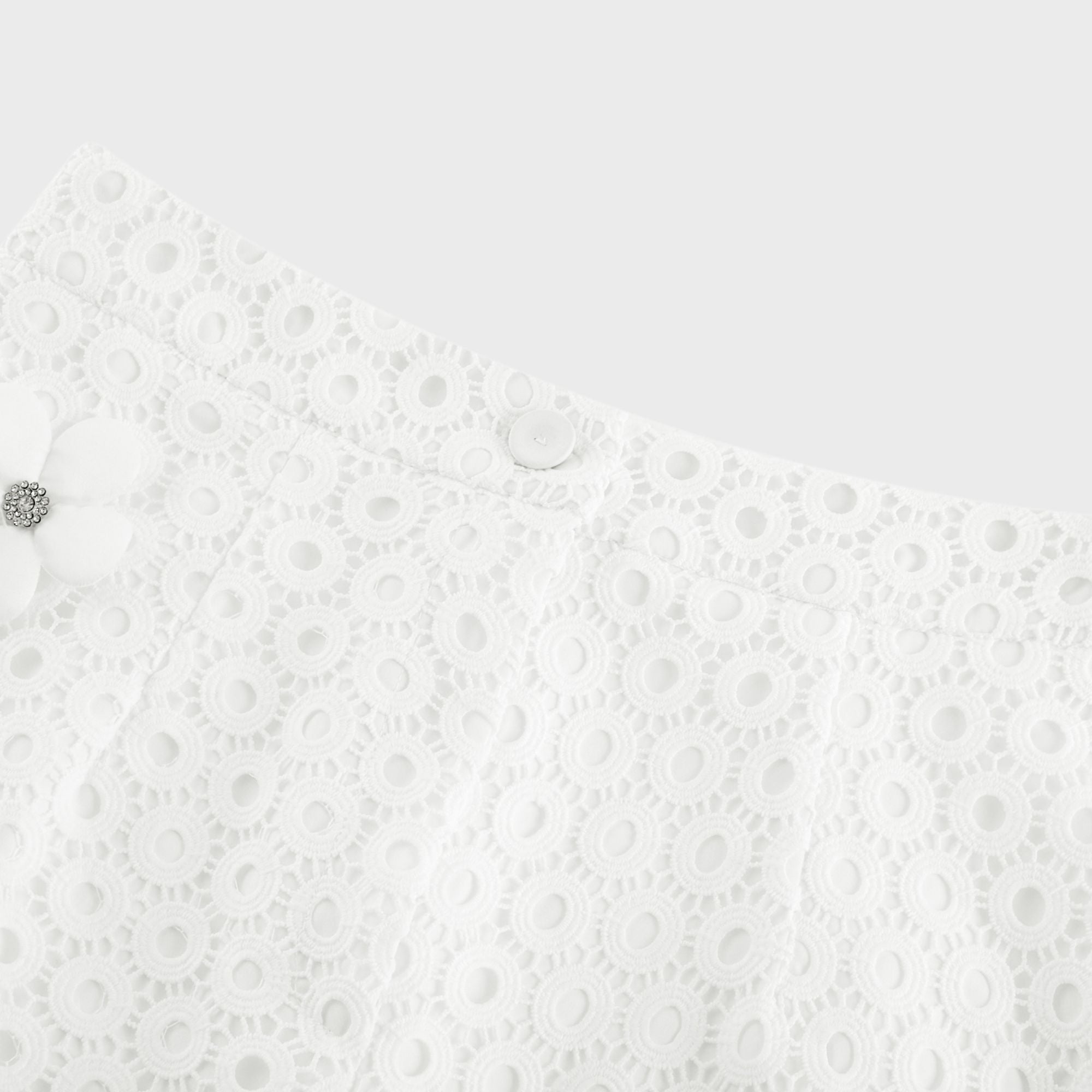 طقم بلوزة وشورت متناسقان بقصّة زهور الكالا الاصطناعية