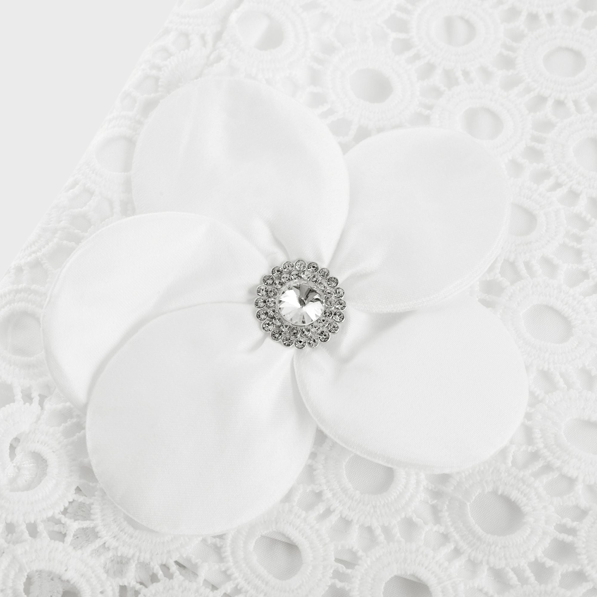 طقم بلوزة وشورت متناسقان بقصّة زهور الكالا الاصطناعية