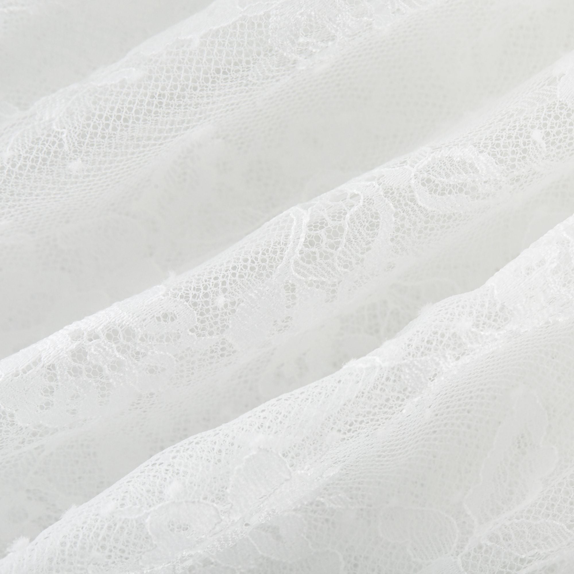 فستان نادين قصير مع حافة دانتيل شبه شفافة