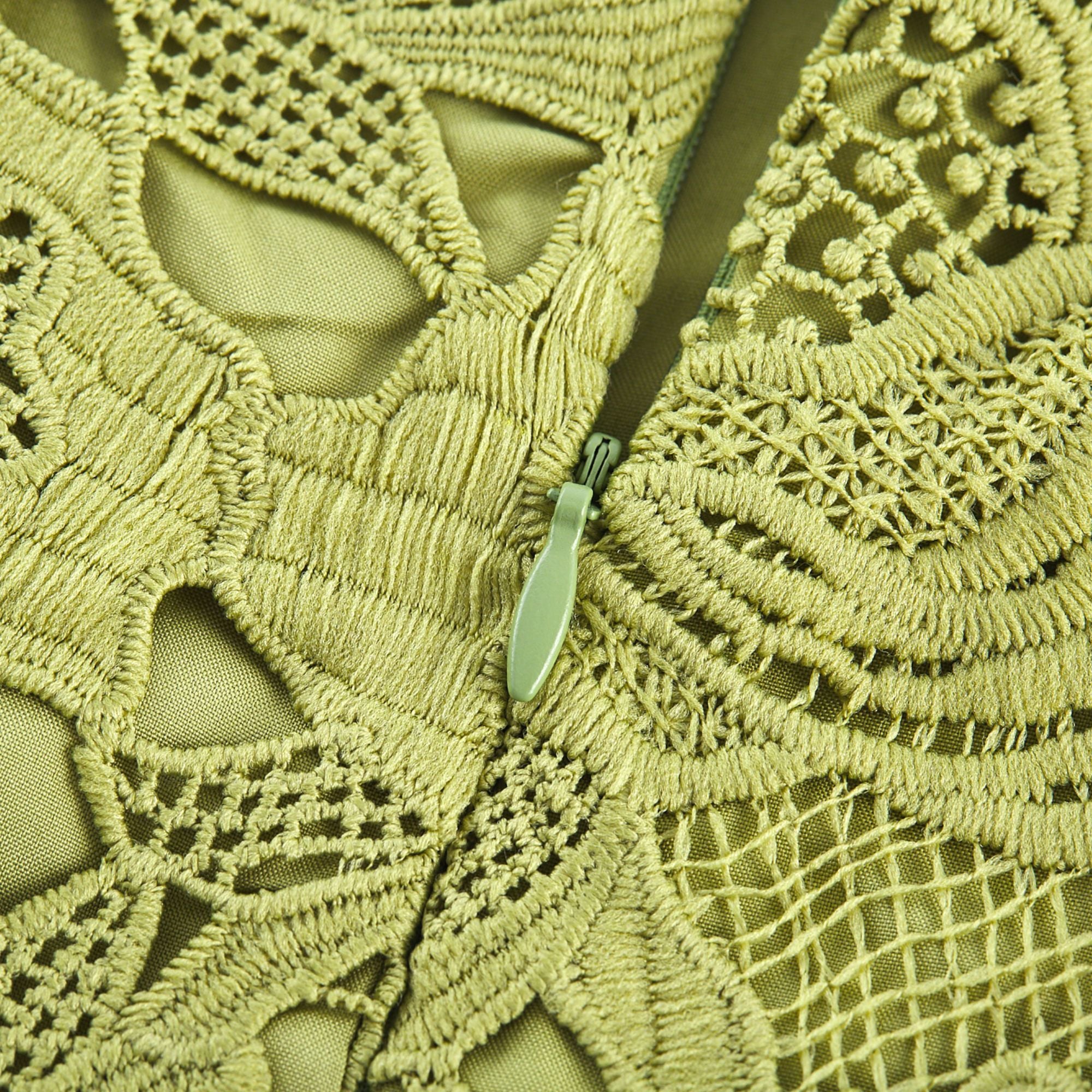 فستان قصير مطرز من تصميم Valérie