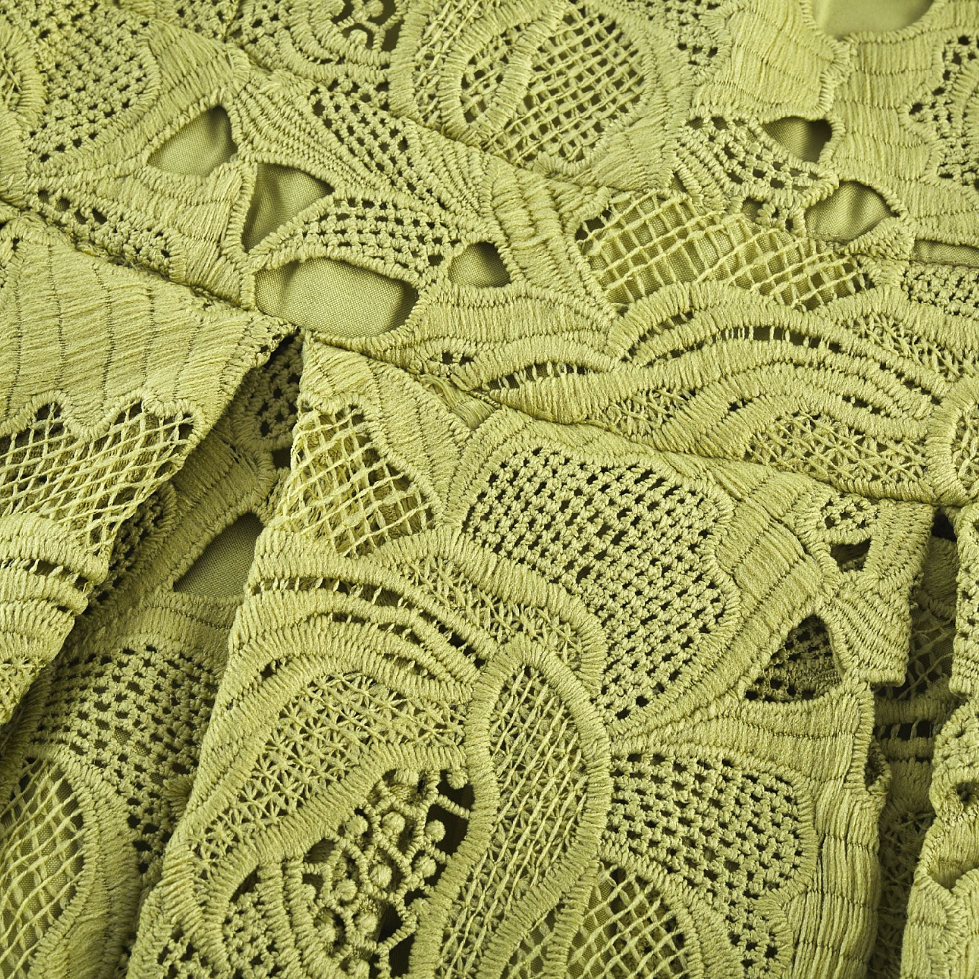 فستان قصير مطرز من تصميم Valérie