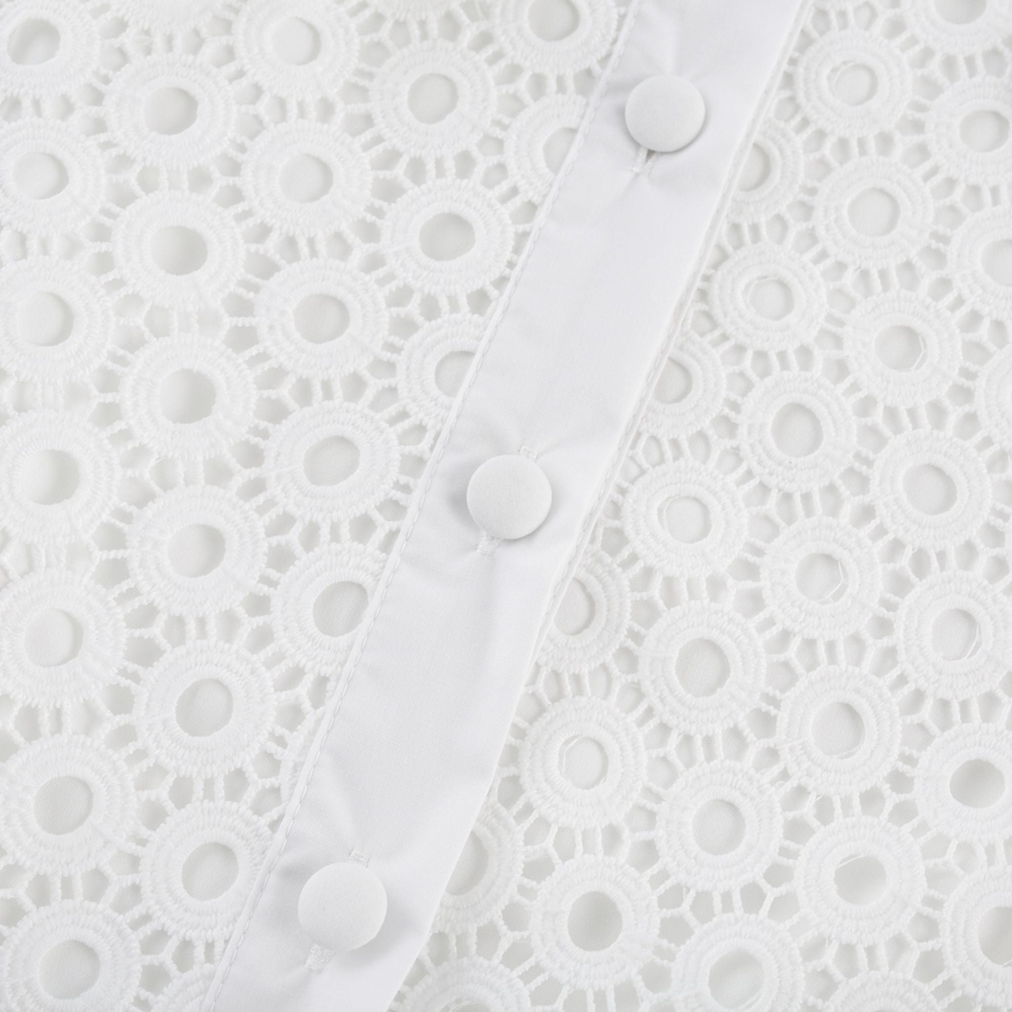 طقم بلوزة وشورت متناسقان بقصّة زهور الكالا الاصطناعية