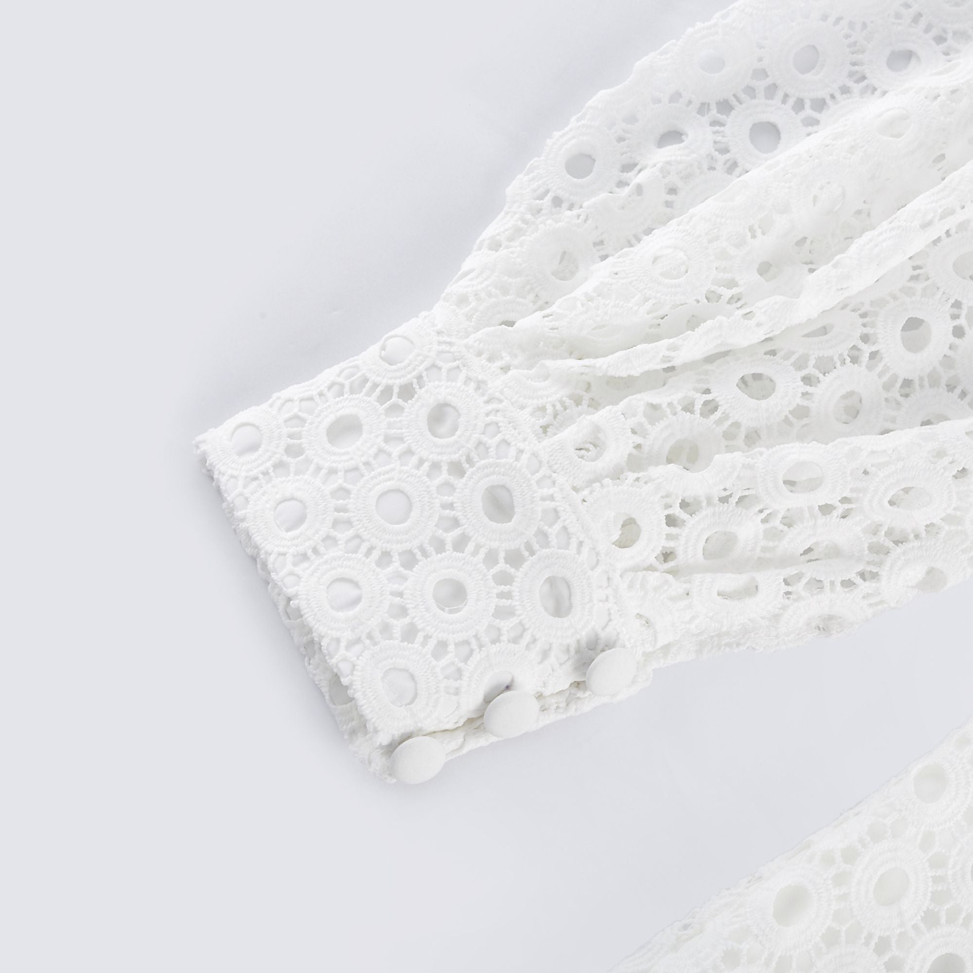 طقم بلوزة وشورت متناسقان بقصّة زهور الكالا الاصطناعية