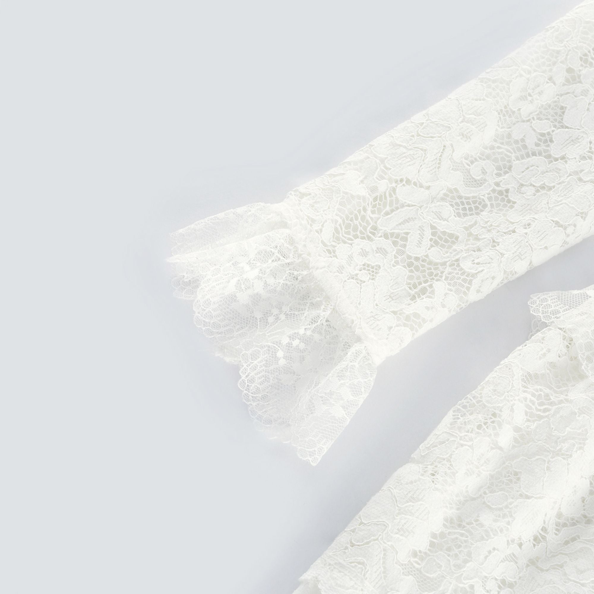 Aimée Midikleid mit Cut-outs, Spitzenstickerei und Lagenlook (Endgültiger Verkauf – nur in den USA)