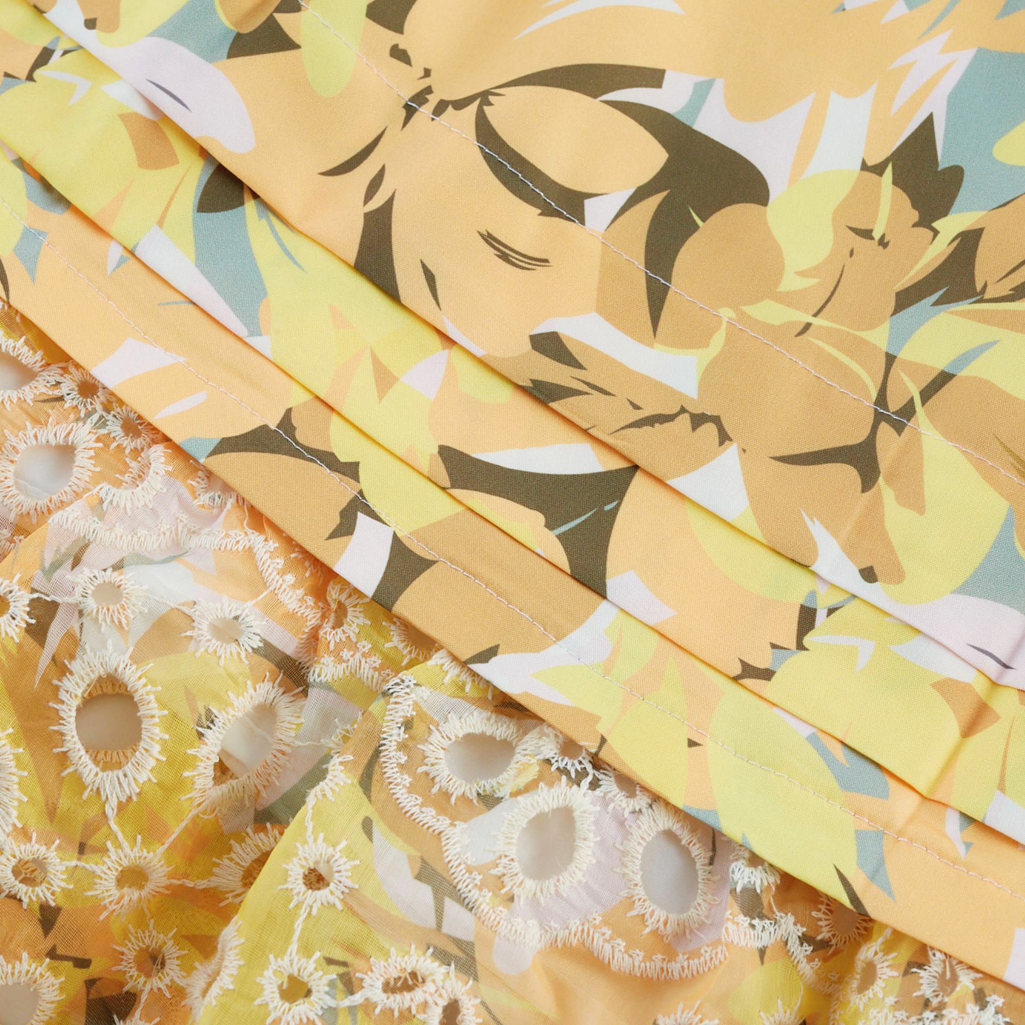 Clémence Midikleid mit Blumendruck und Cut-outs