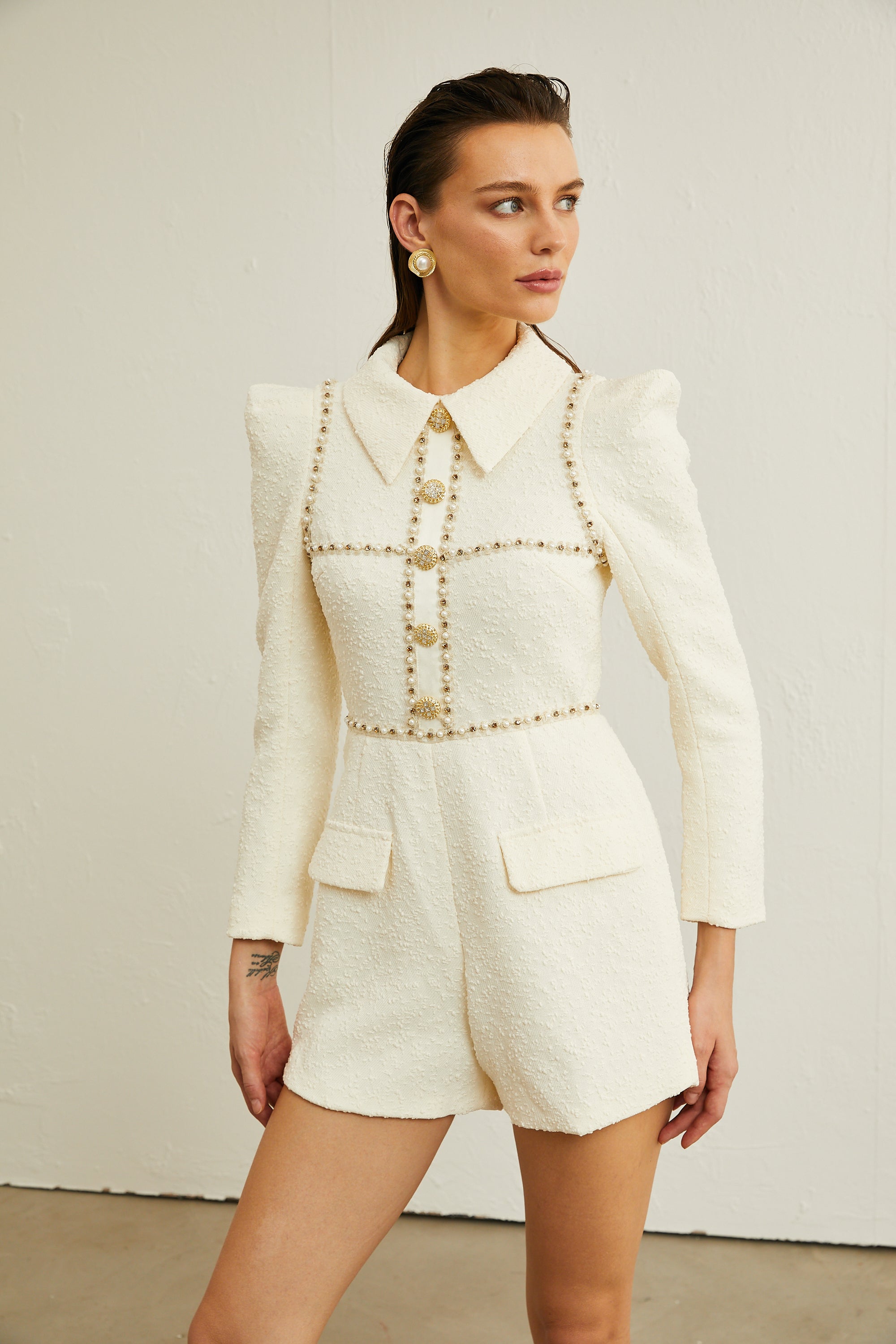 Irina Body aus Tweed mit Kunstperlen