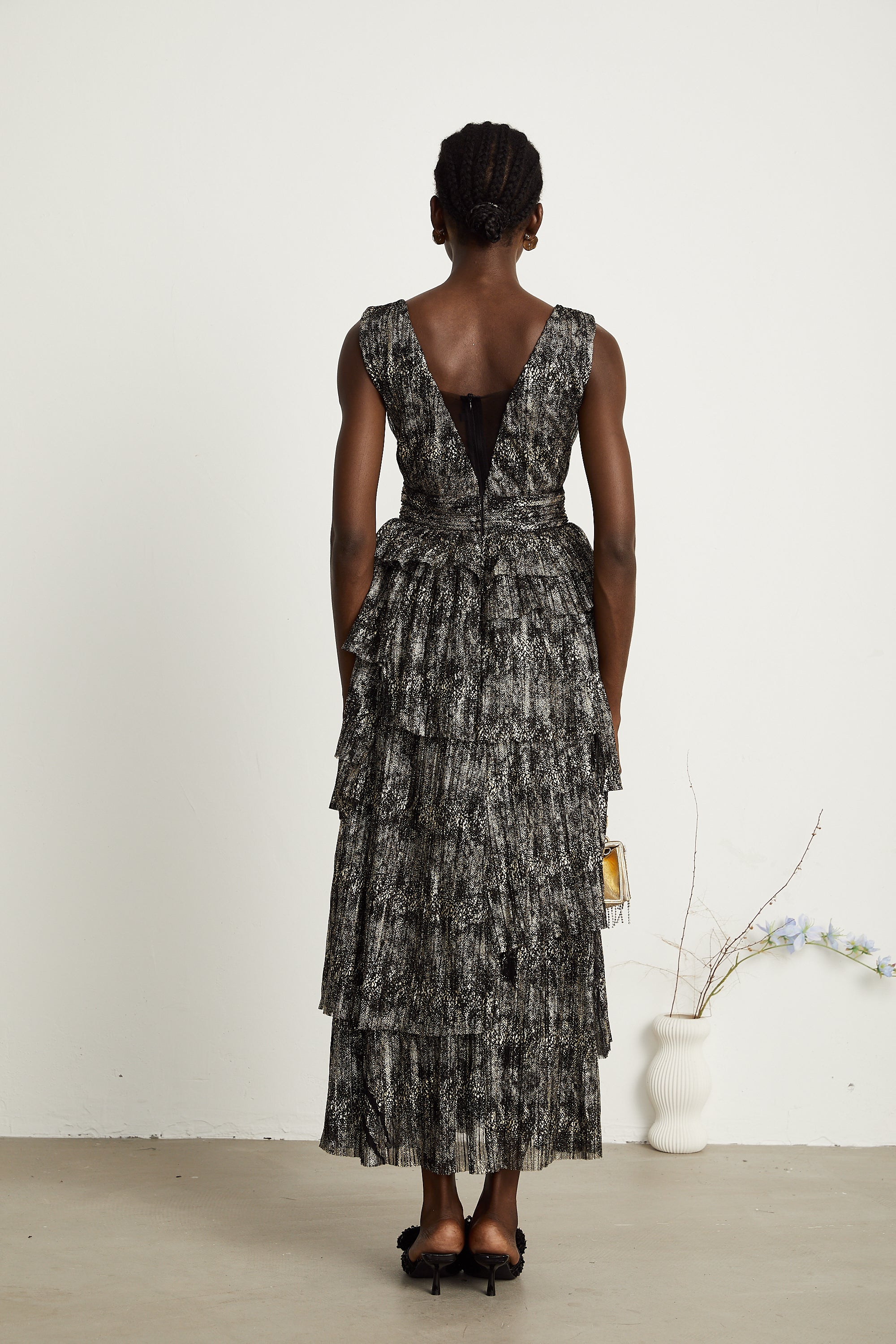 فستان أورلان ماكسي من التول متعدد الطبقات باللون الأسود