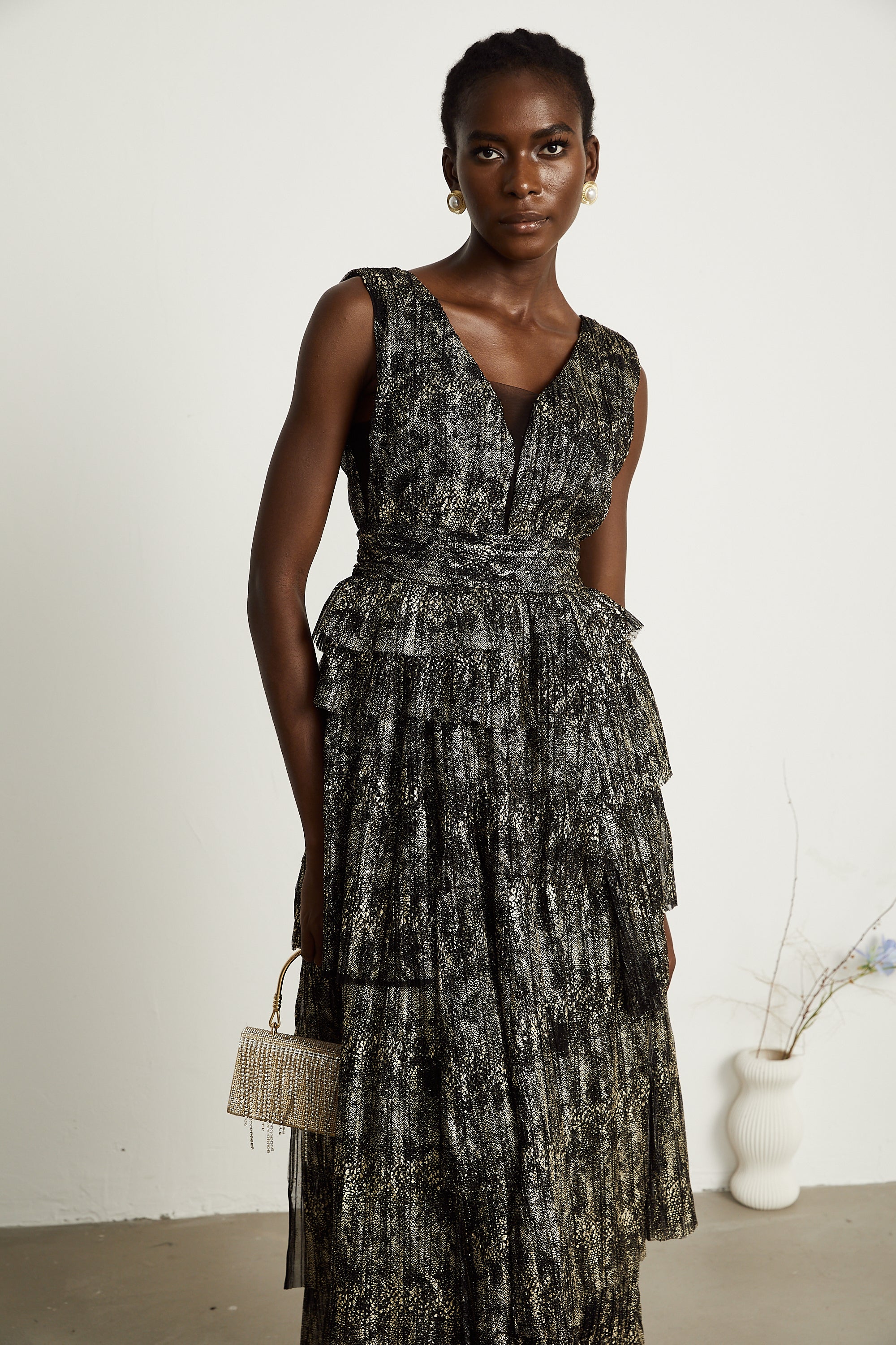 فستان أورلان ماكسي من التول متعدد الطبقات باللون الأسود