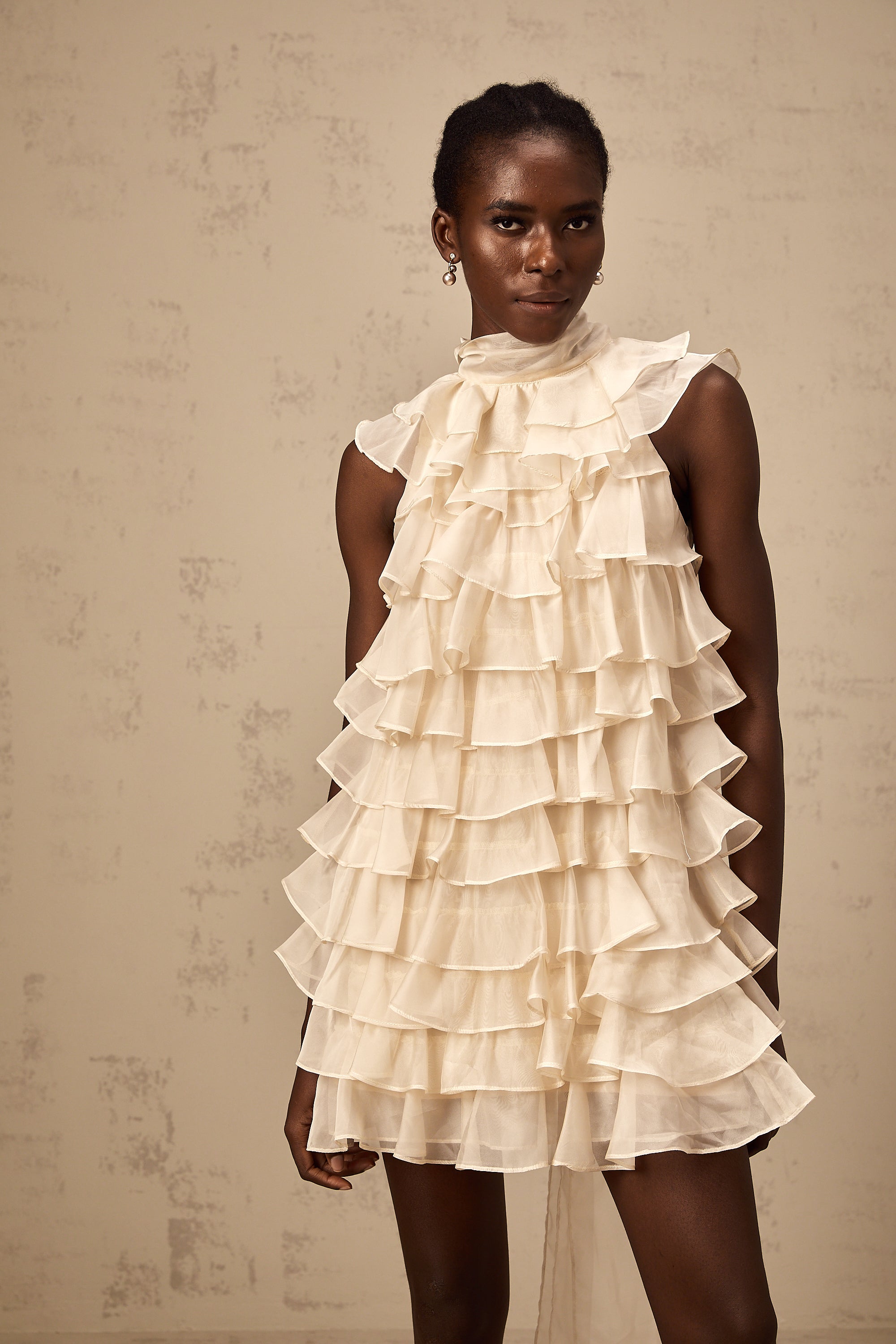 Jessica ärmelloses Minikleid mit Stufenvolant