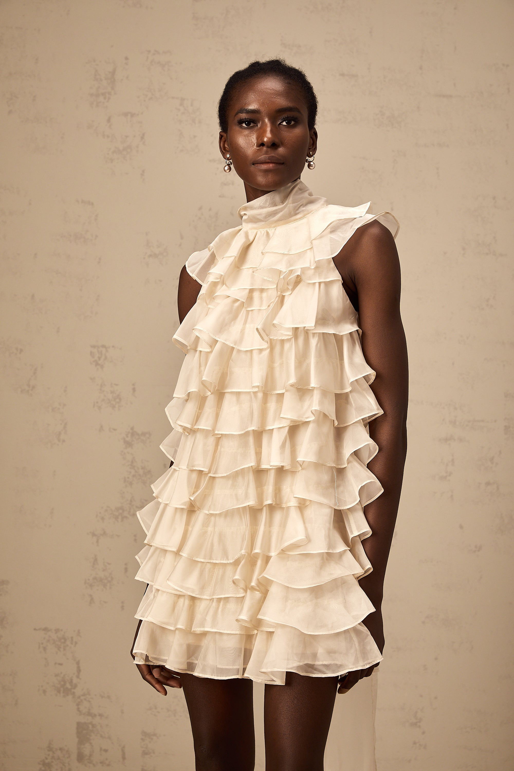 Jessica ärmelloses Minikleid mit Stufenvolant