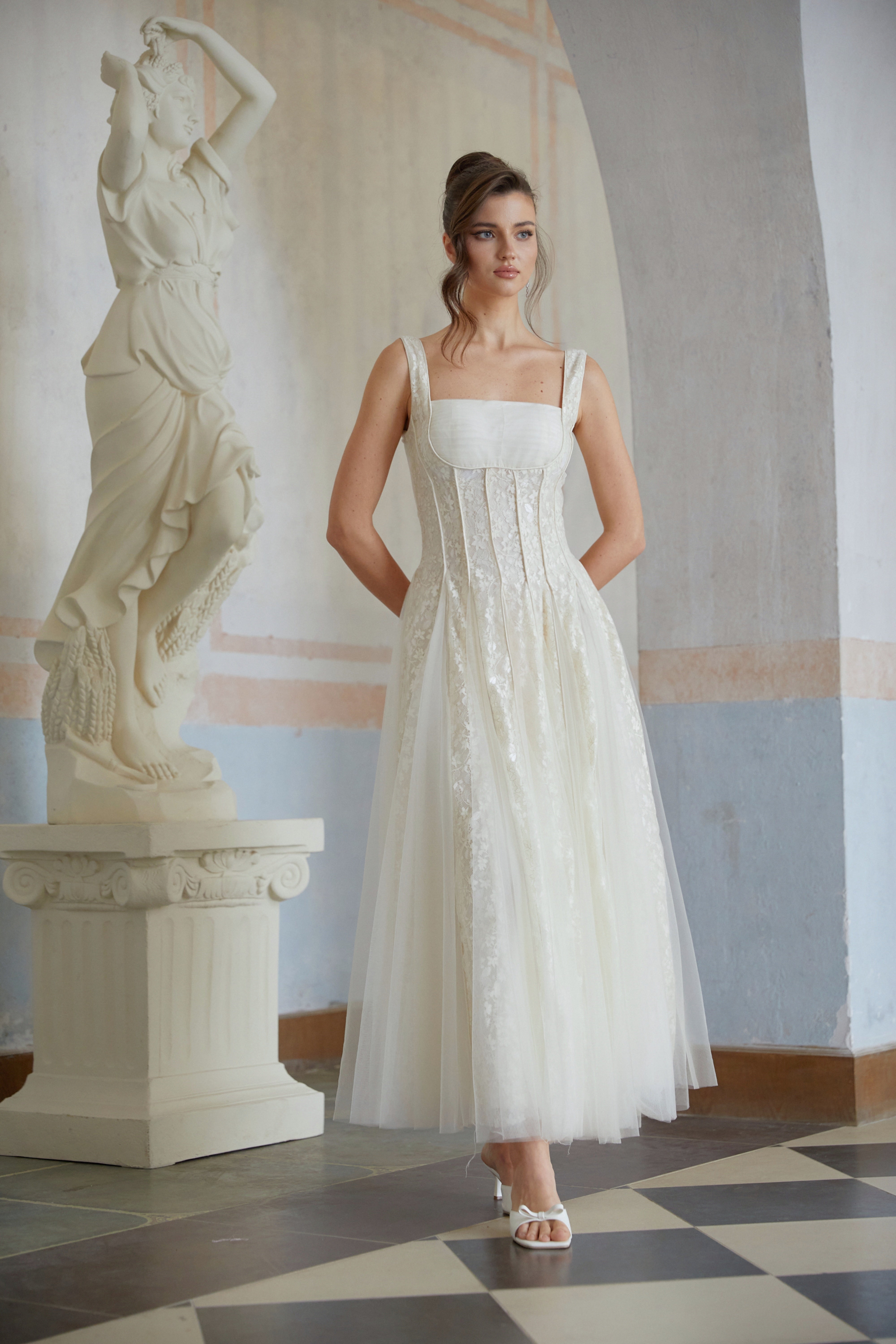 Fiadh Maxikleid aus neutralem Tüll und Spitze