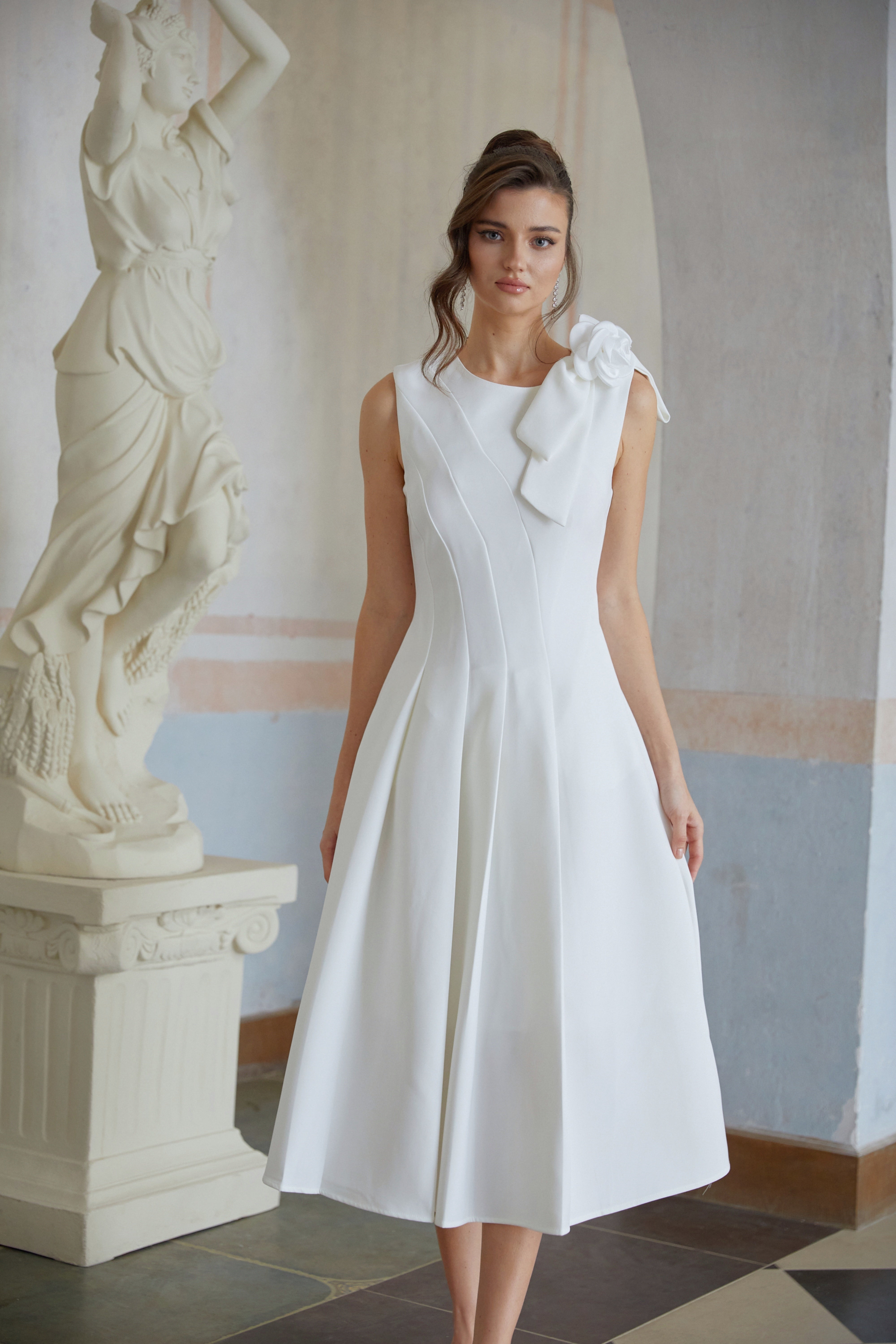 Bryndis White Pleated Floral Midi Dress