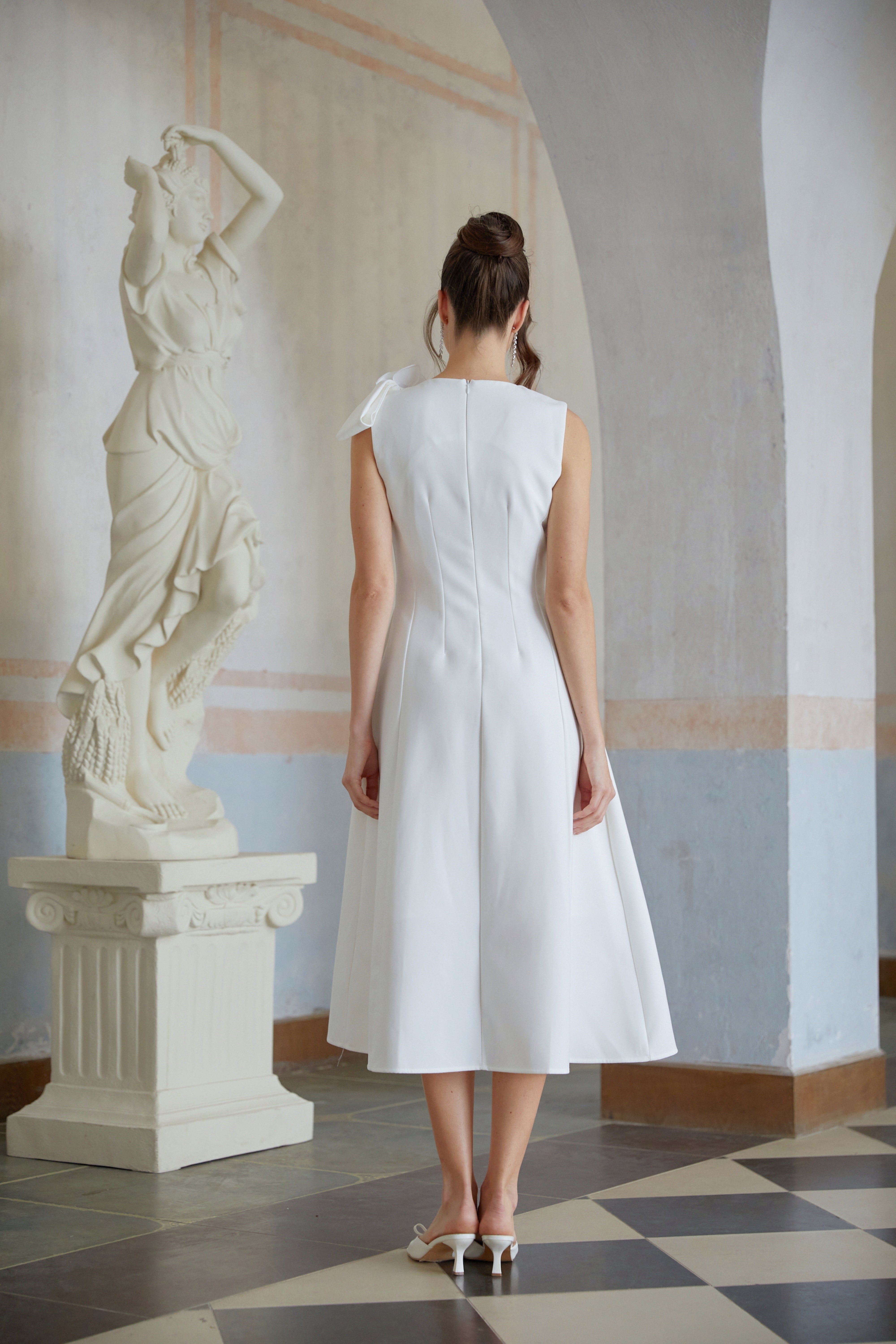 Bryndis White Pleated Floral Midi Dress