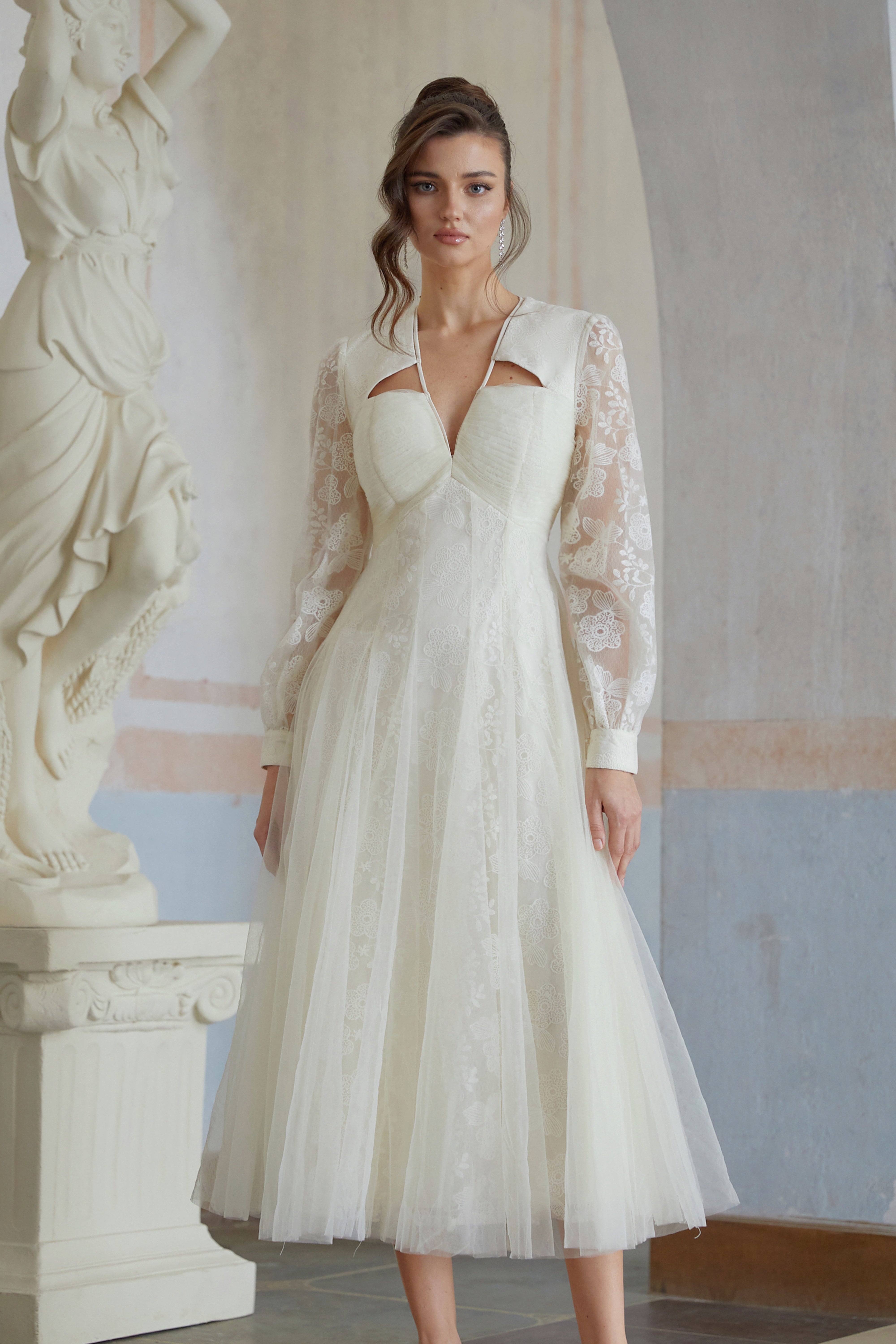 Esmé Weißes Midikleid aus floraler Spitze und Tüll