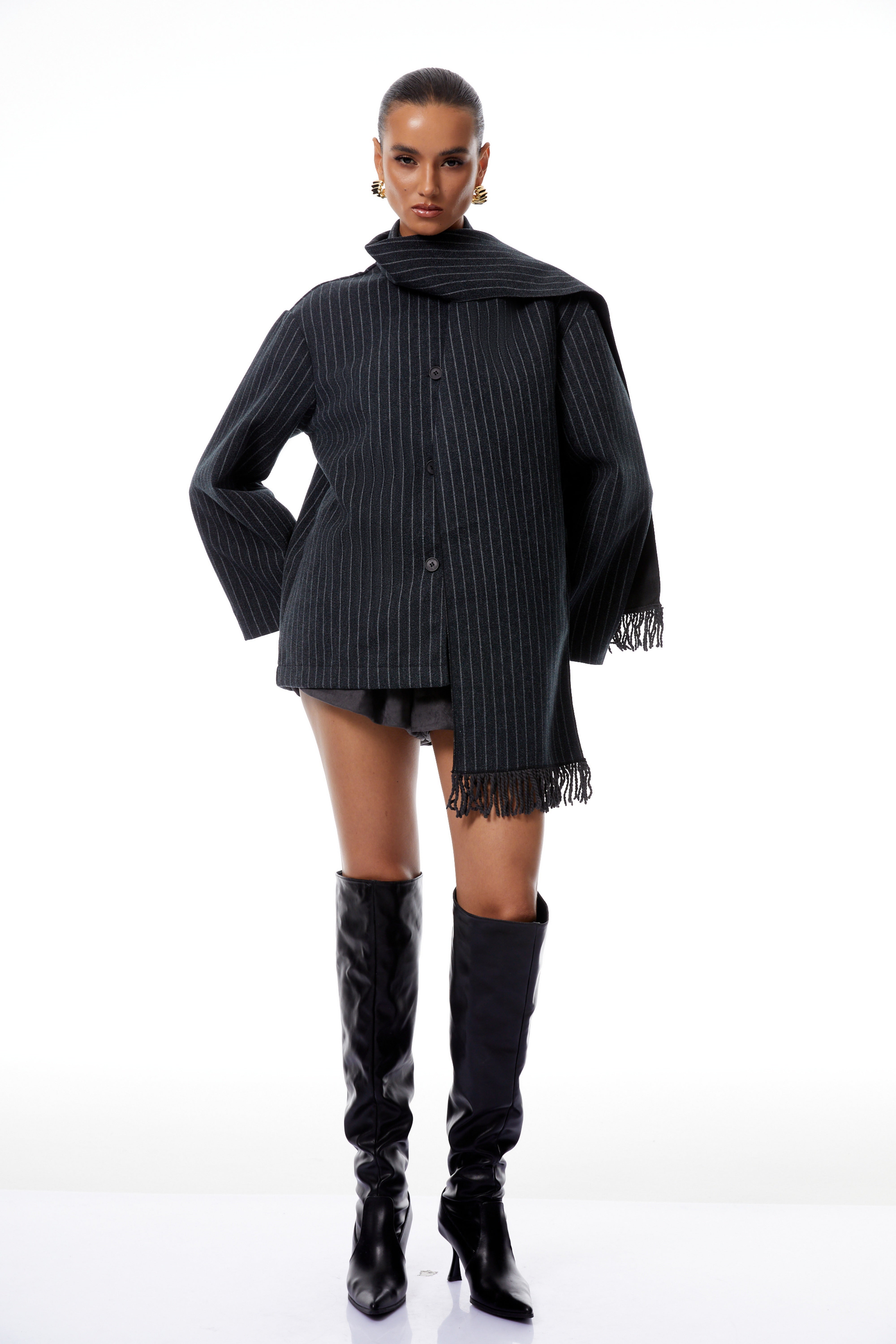 معطف كارلوتا الرمادي القصير من التويد المخطط