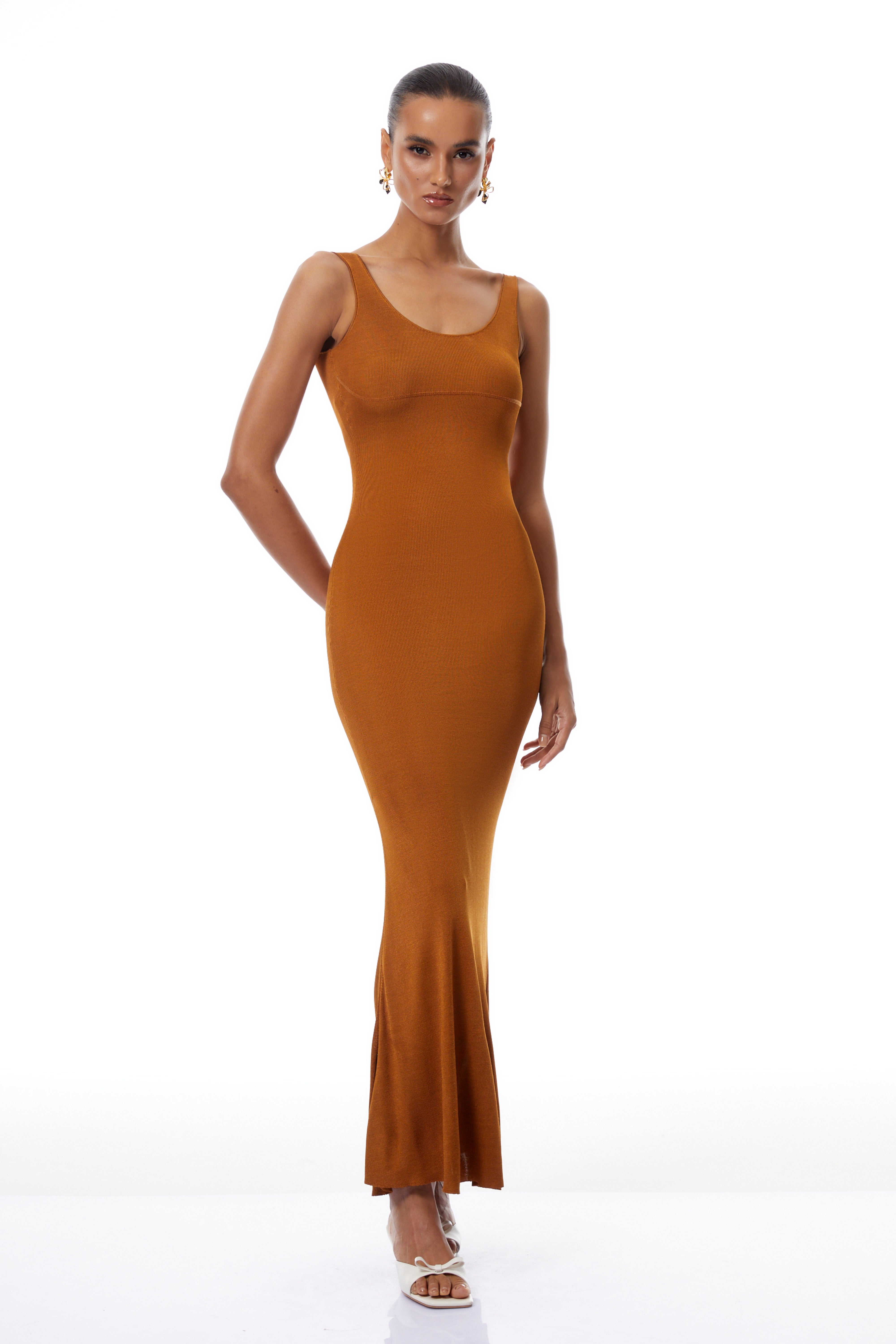 Bérénice Brown Fitted Knit Maxi Dress