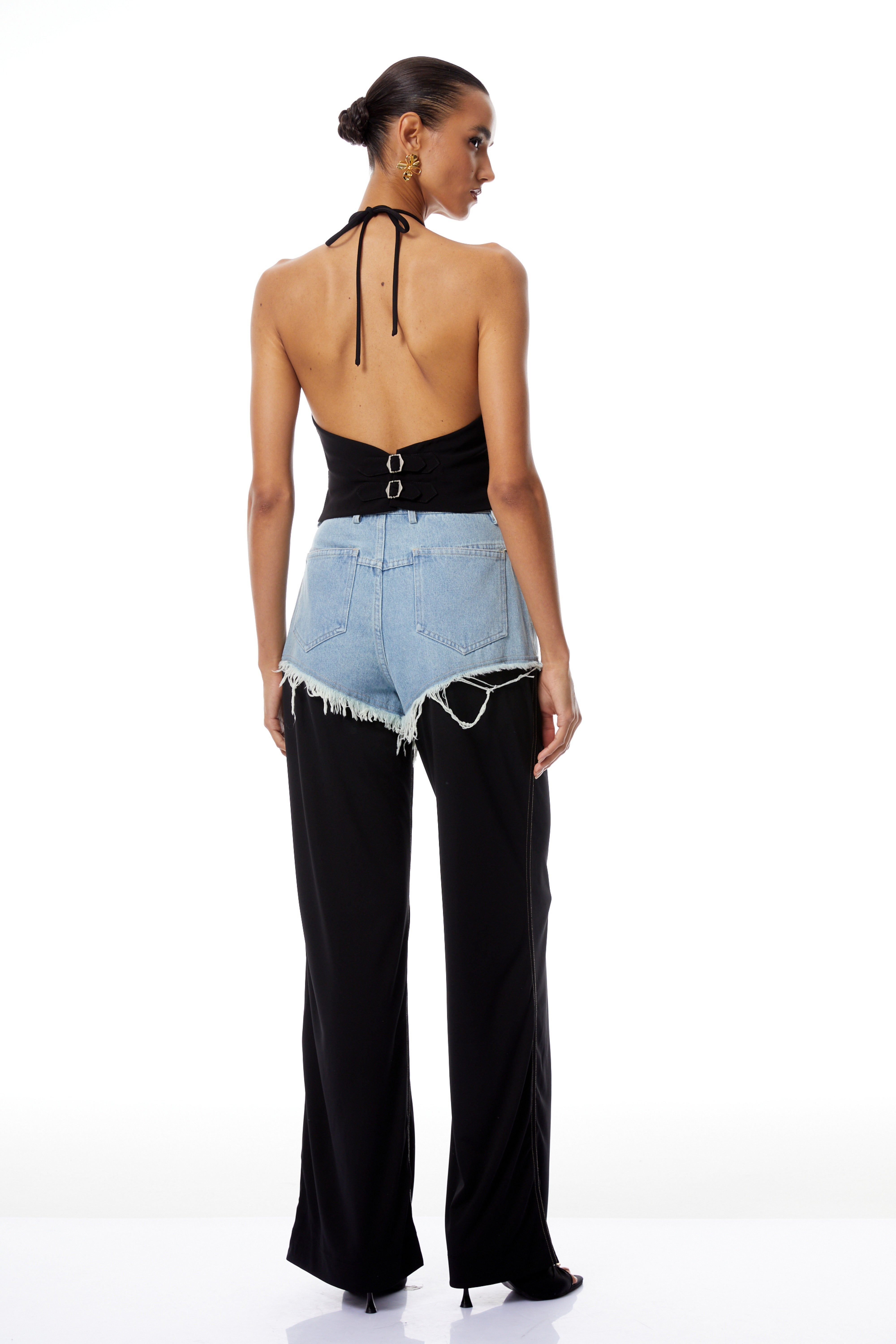 Carla Schwarzes Neckholder-Crop-Top mit Fransen