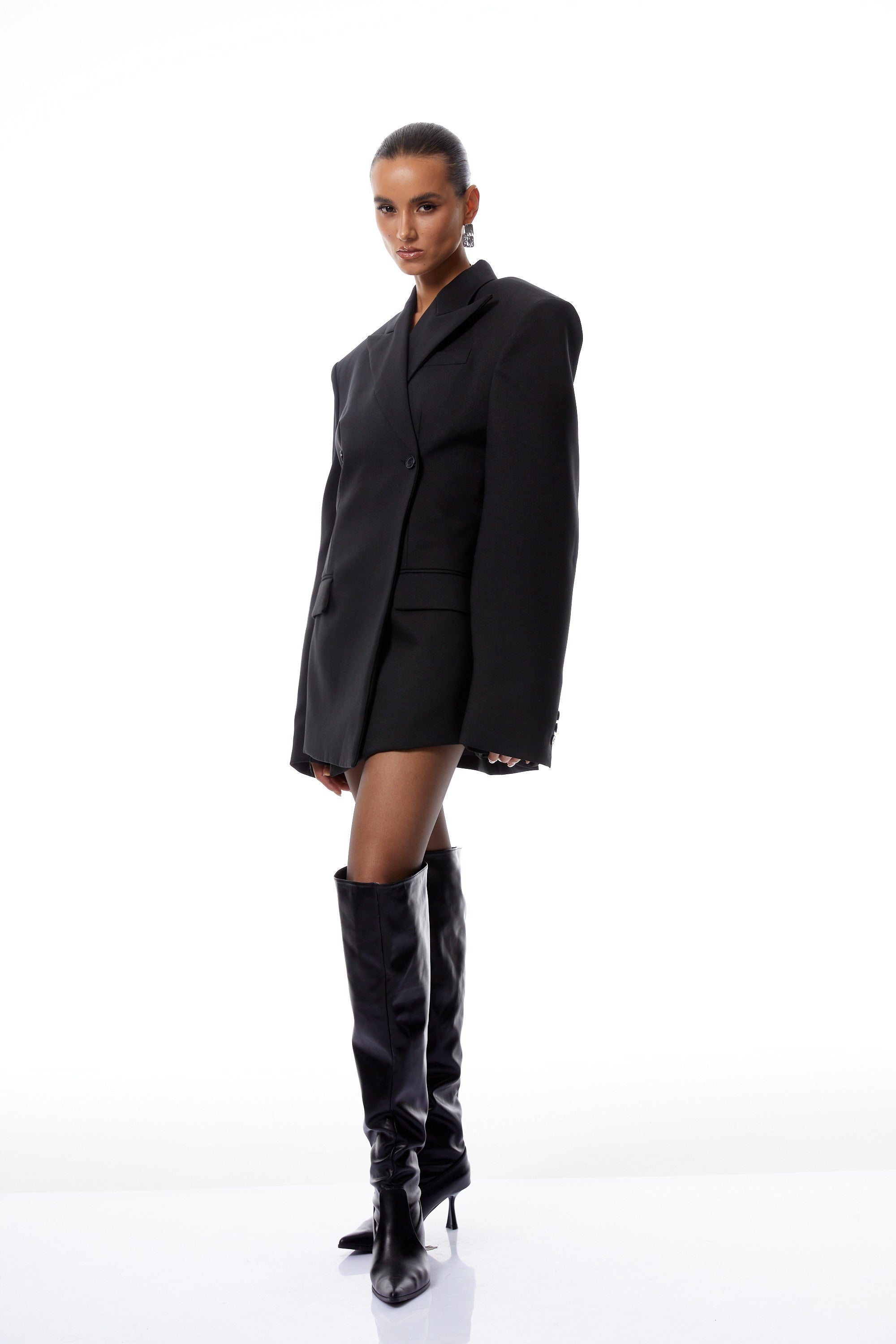 جاكيت ديانت الأسود ذو الصدر المزدوج والأكمام الطويلة