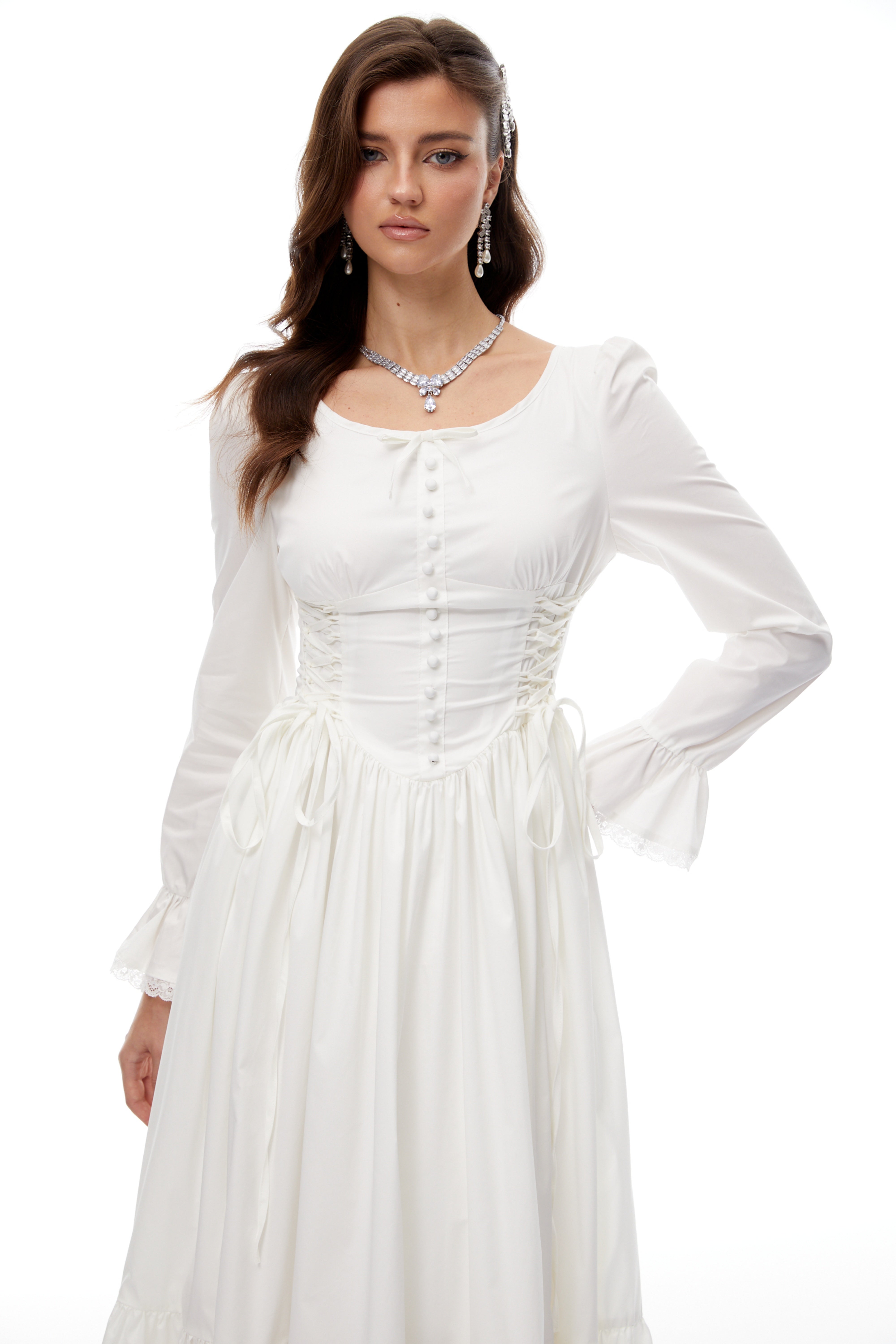 فستان ميدي مكشوف الكتفين من براندي وايت