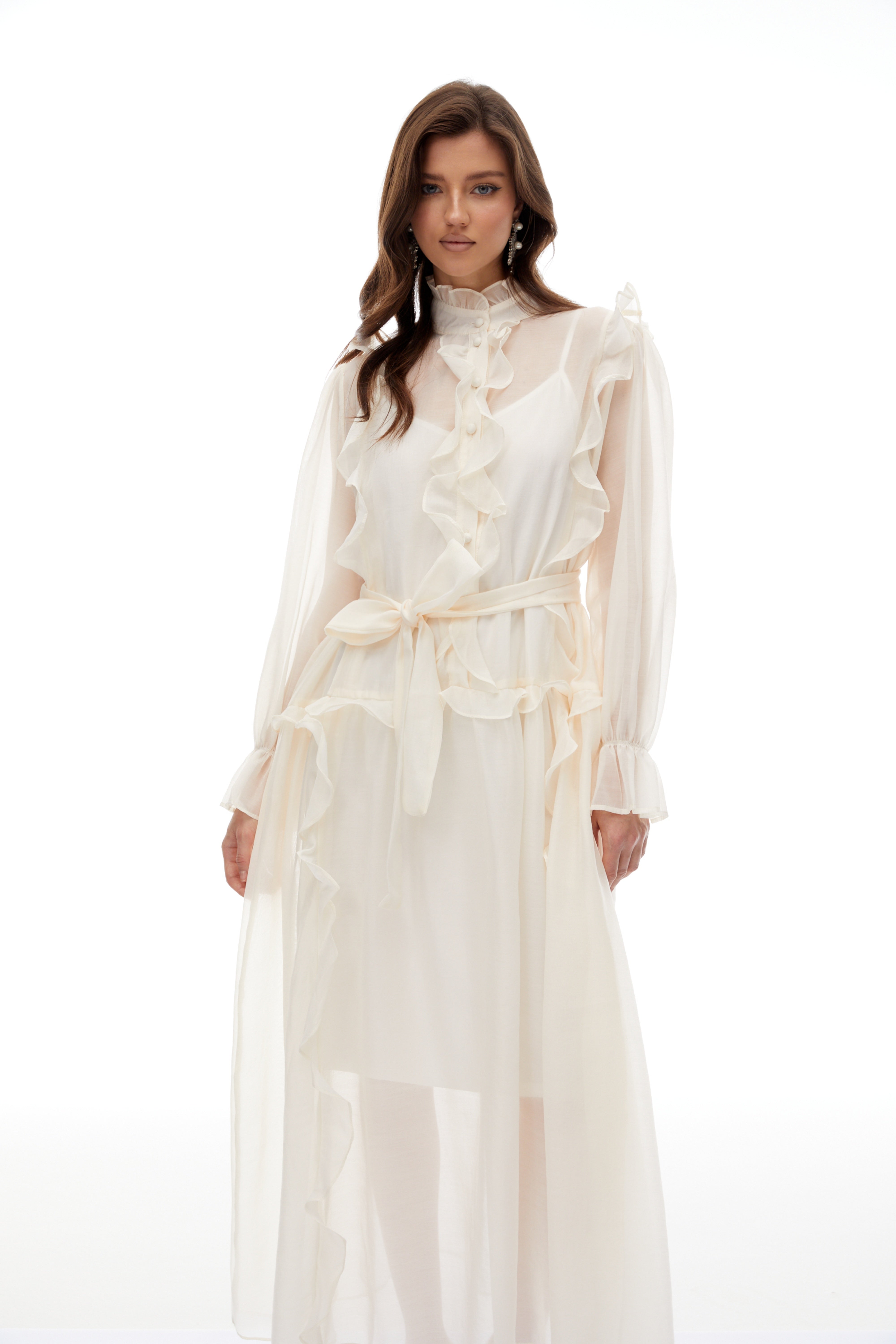 فستان كوينسي متوسط الطول بتصميم محايد مع حواف مكشكشة