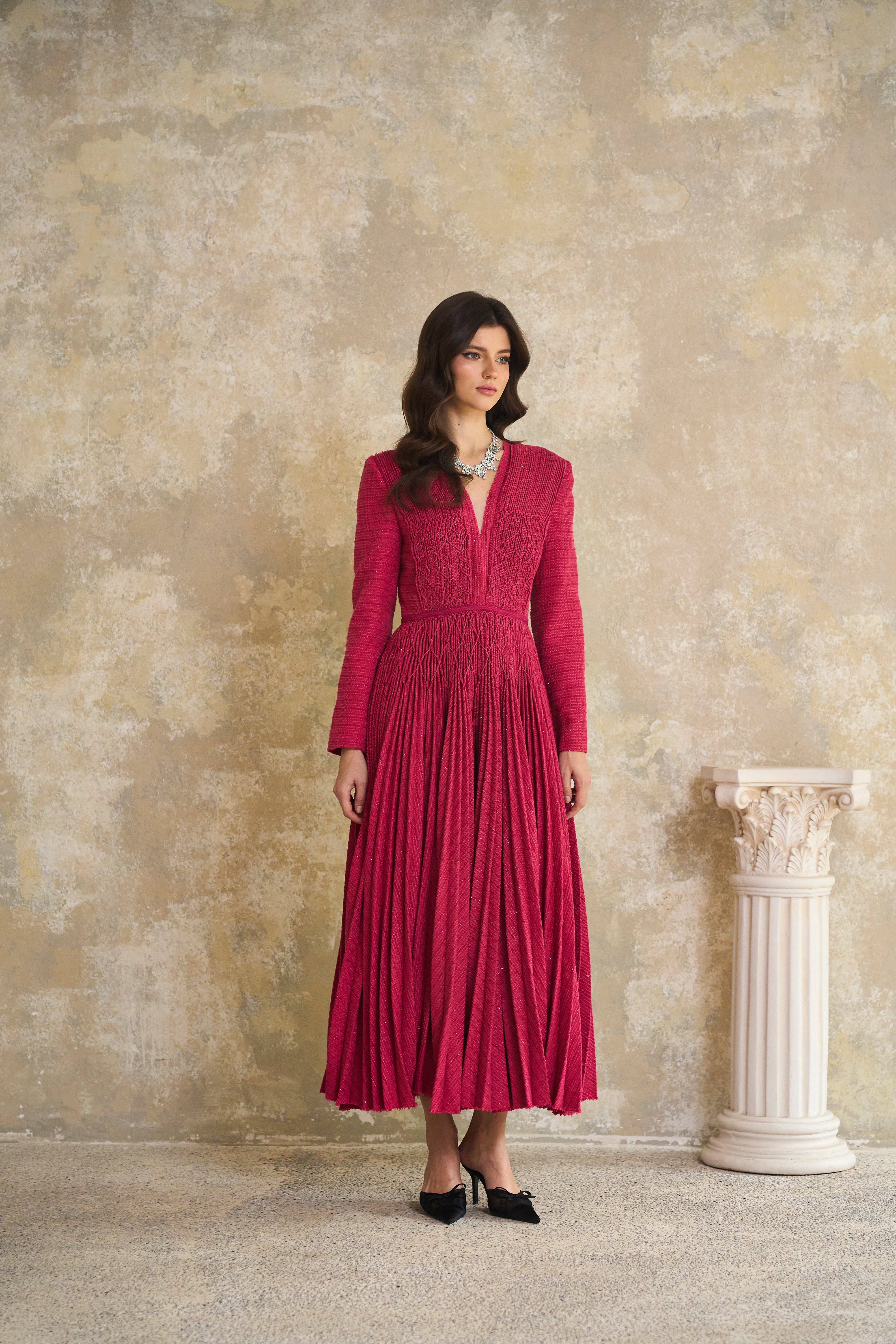 Ortensia rotes geflochtenes, plissiertes Tweed-Midikleid