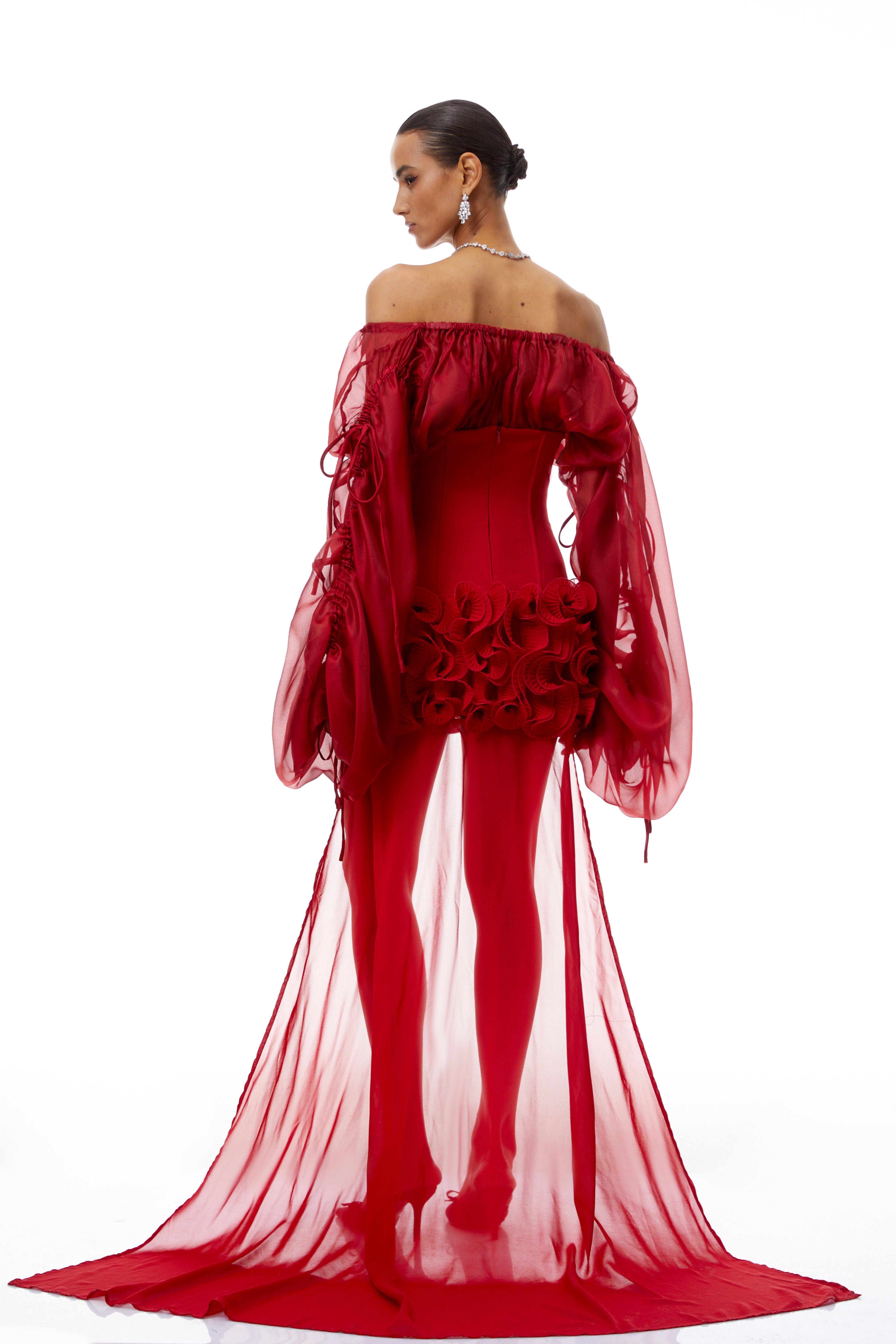 فستان قصير من ليوني أحمر اللون مع كشكشة وكورسيه