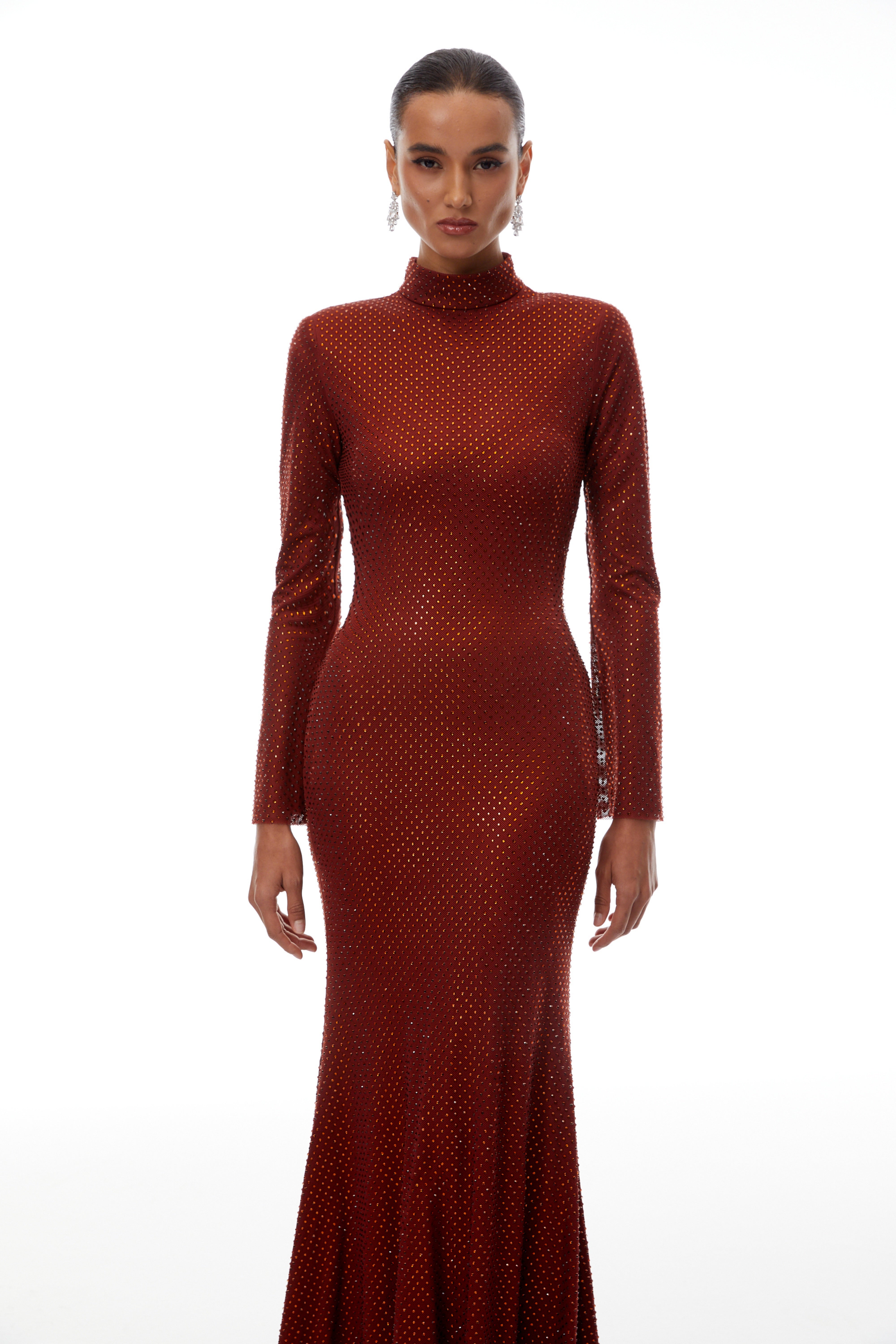 فستان ماكسي أحمر مزين بأحجار الراين من شارون