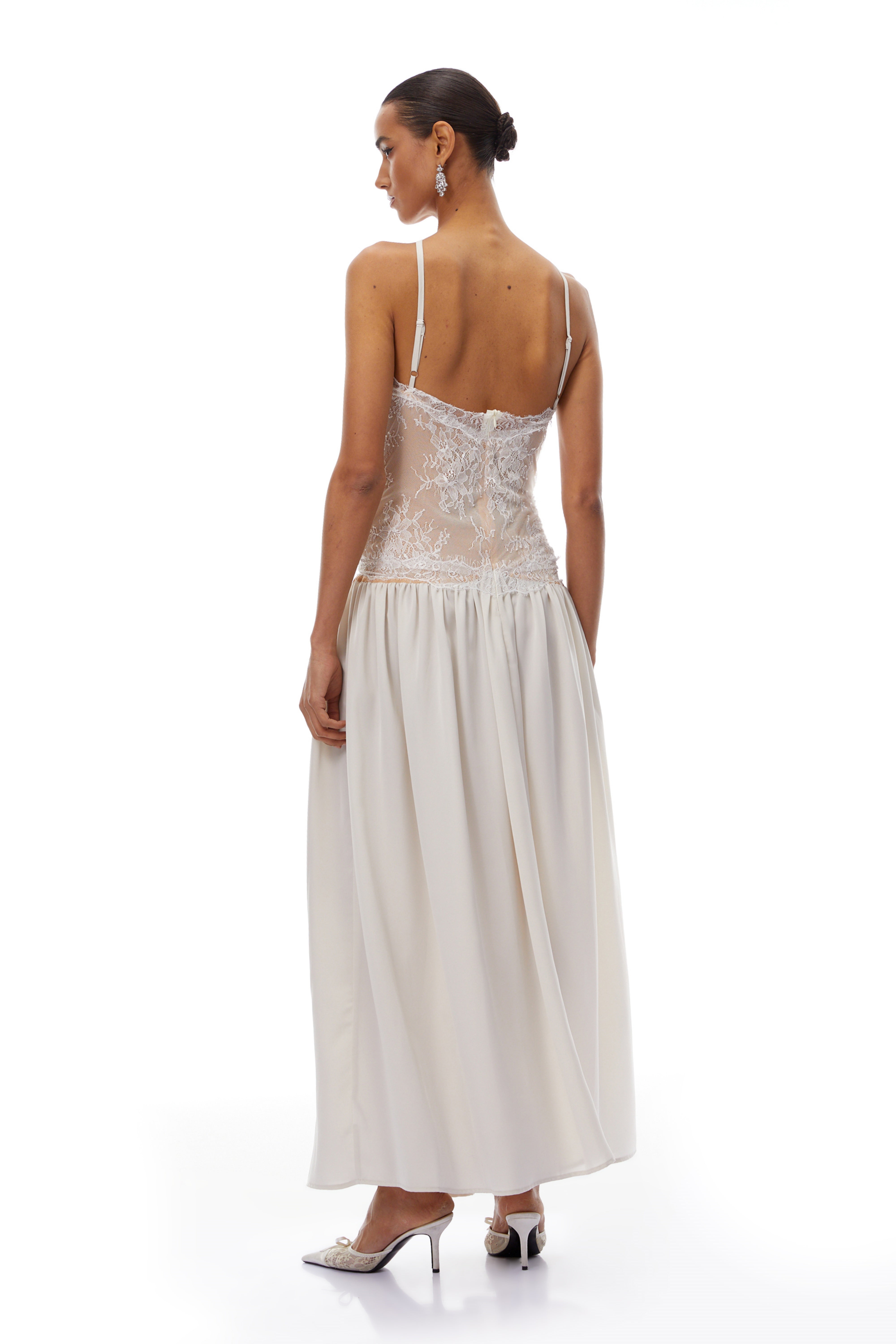 Reine Weißes Plissee-Maxikleid mit Spitzeneinsätzen