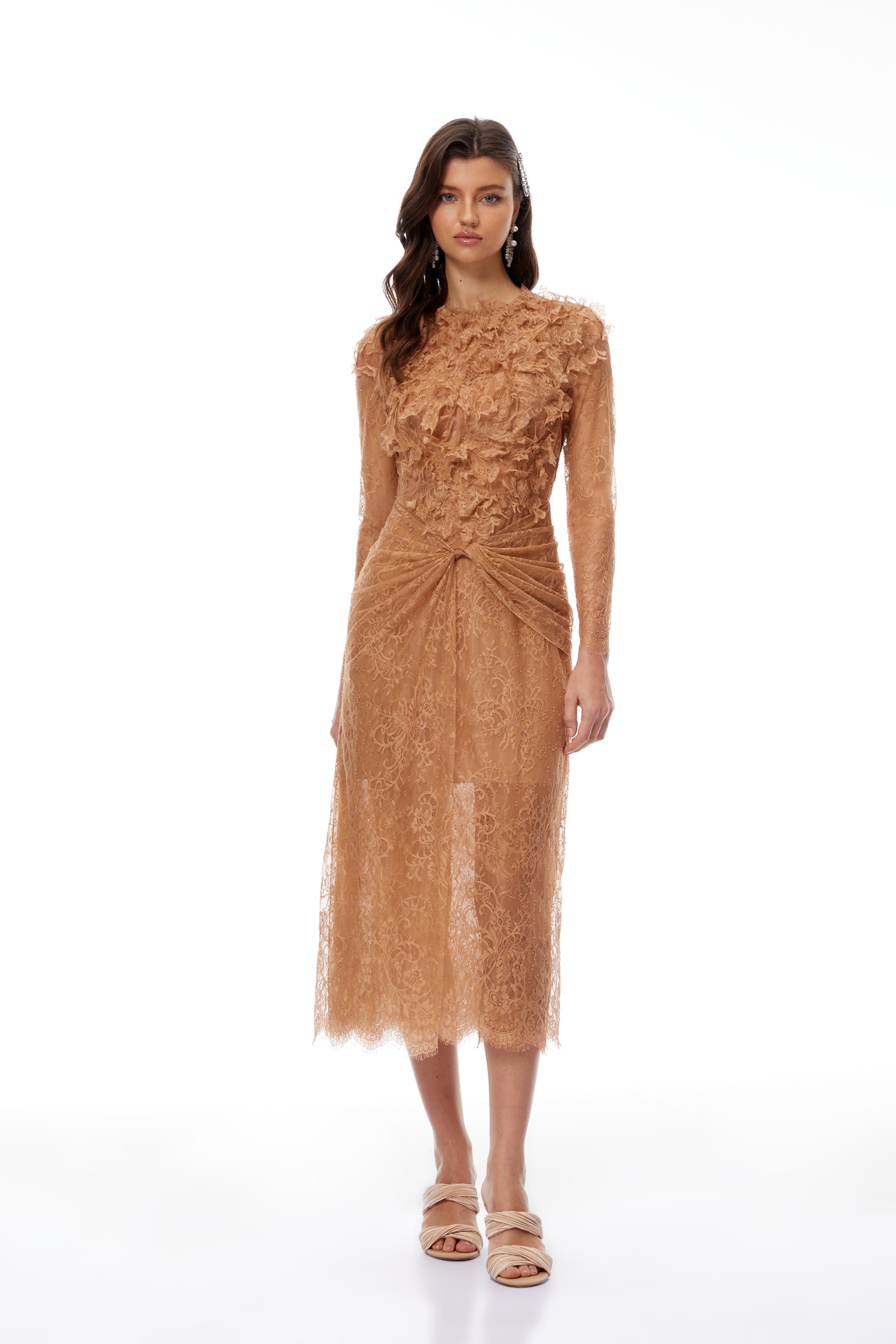 فستان دينيسا ميدي أسود مزين بالدانتيل