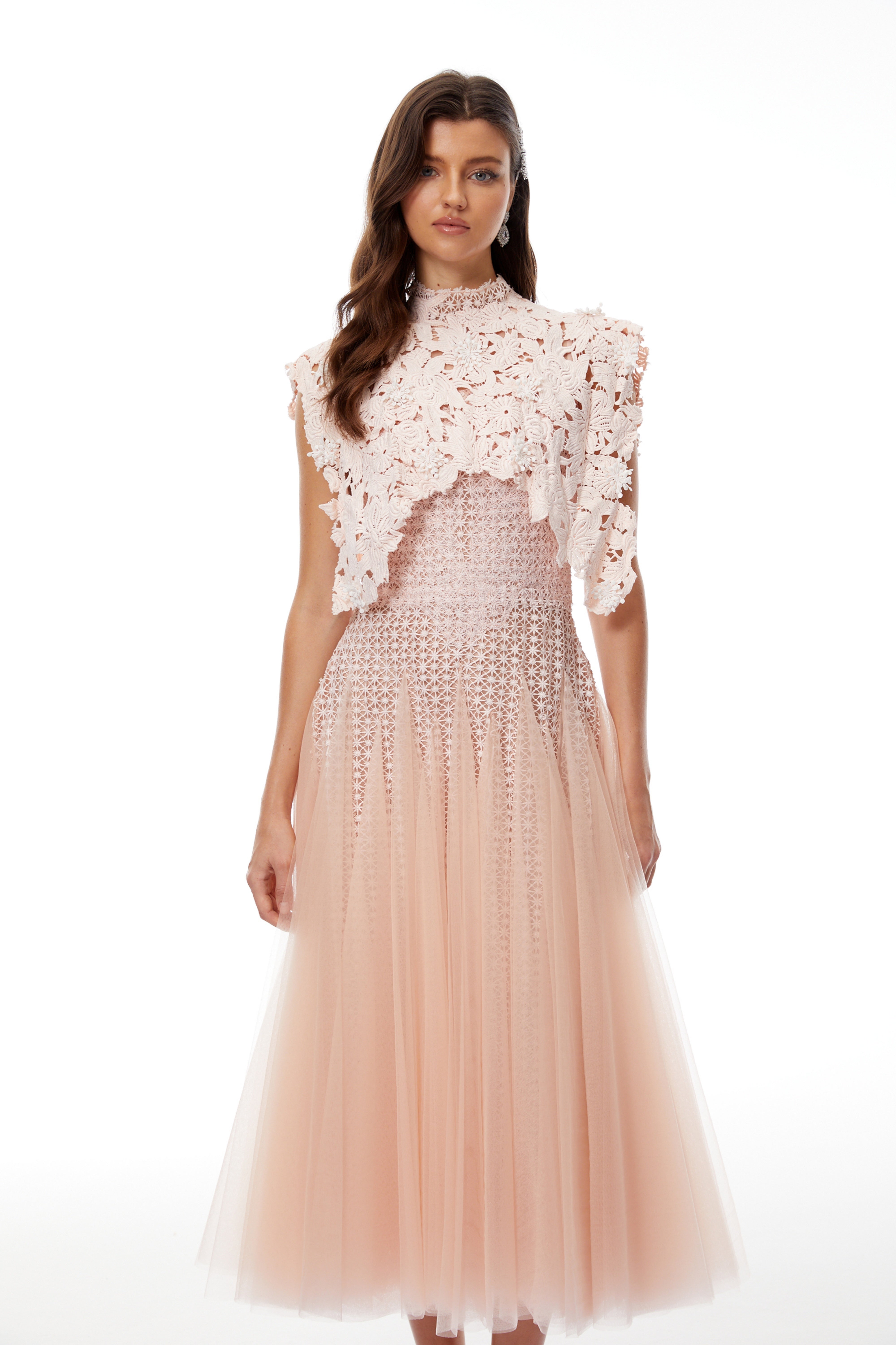 فستان دينيسا ميدي أسود مزين بالدانتيل